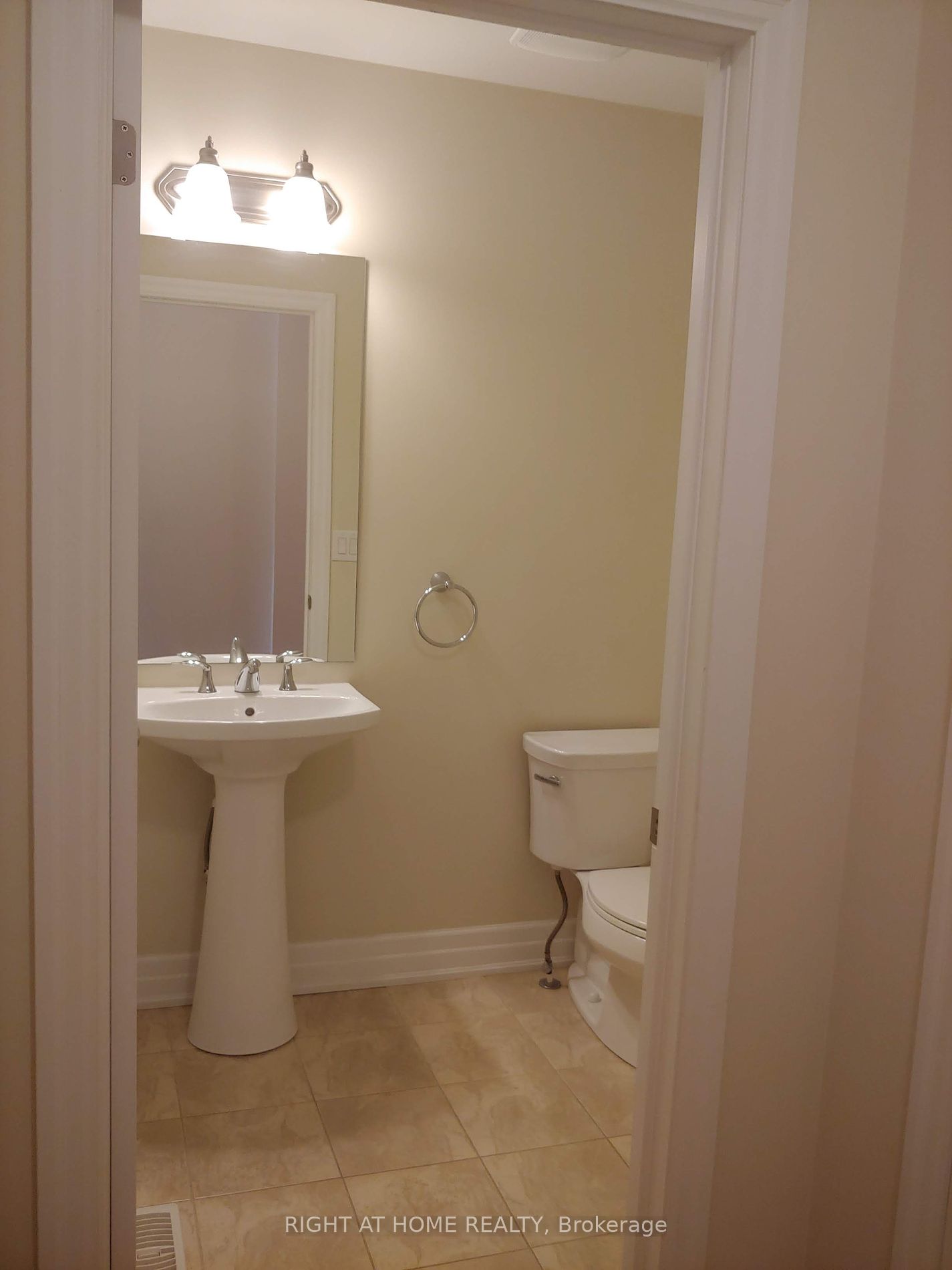 93 Alex Campbell Cres