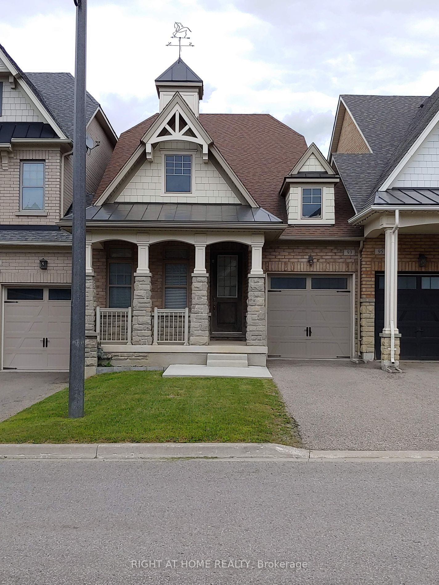 93 Alex Campbell Cres
