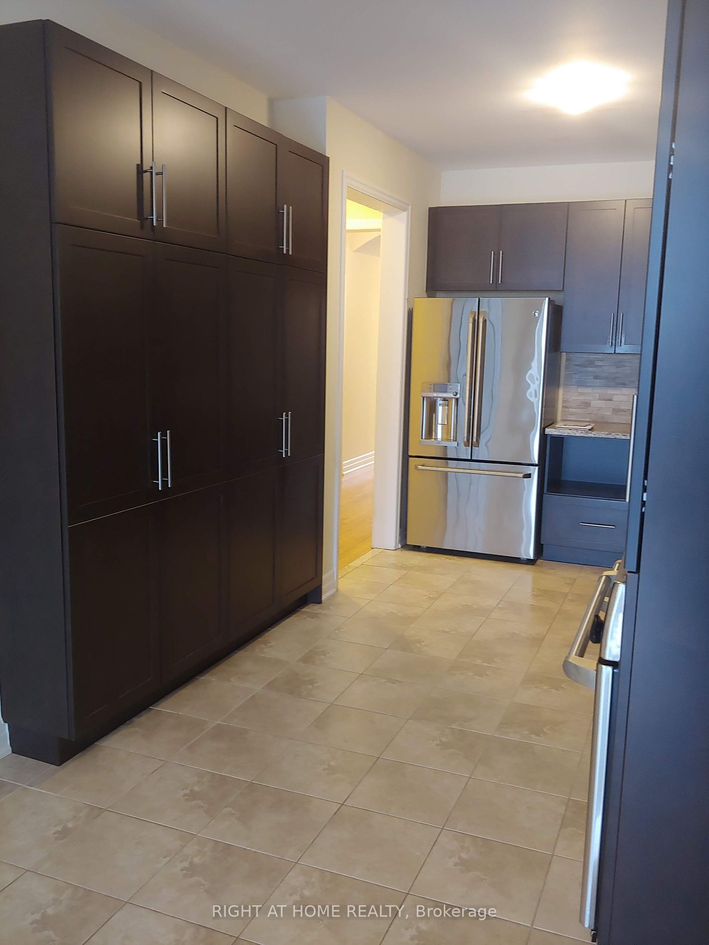 93 Alex Campbell Cres
