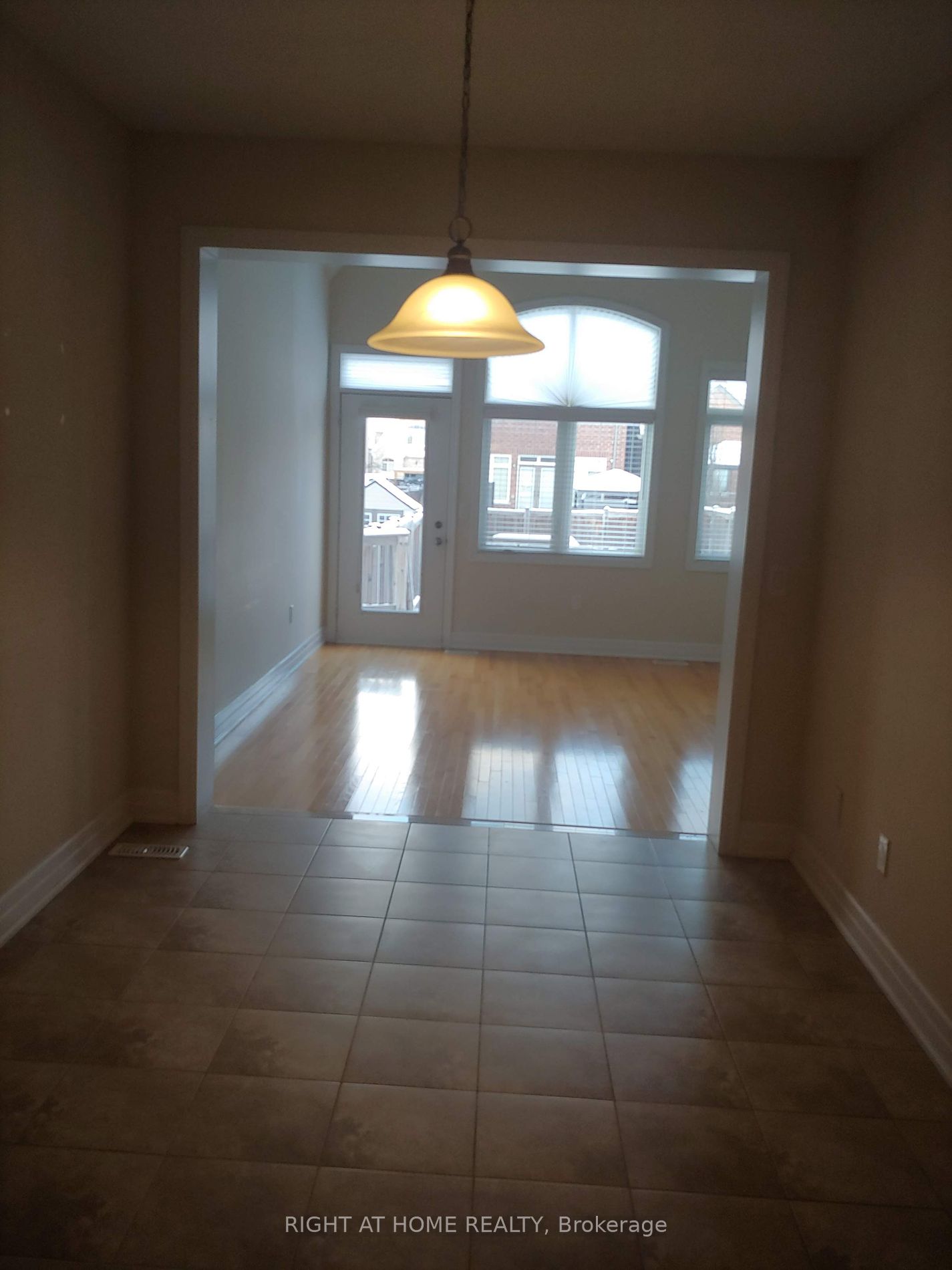 93 Alex Campbell Cres