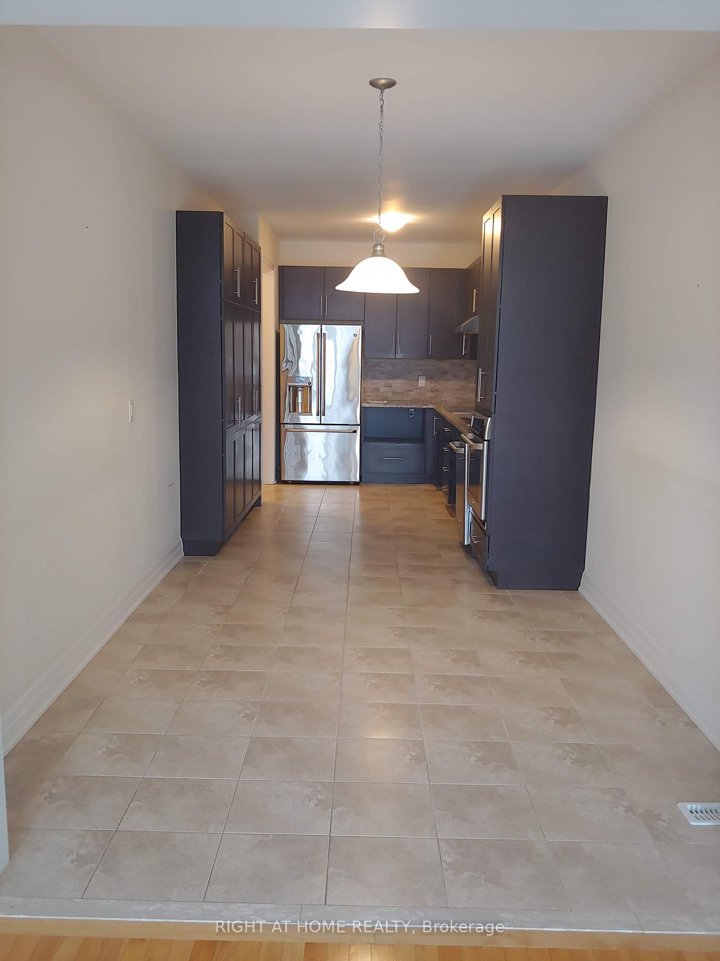 93 Alex Campbell Cres