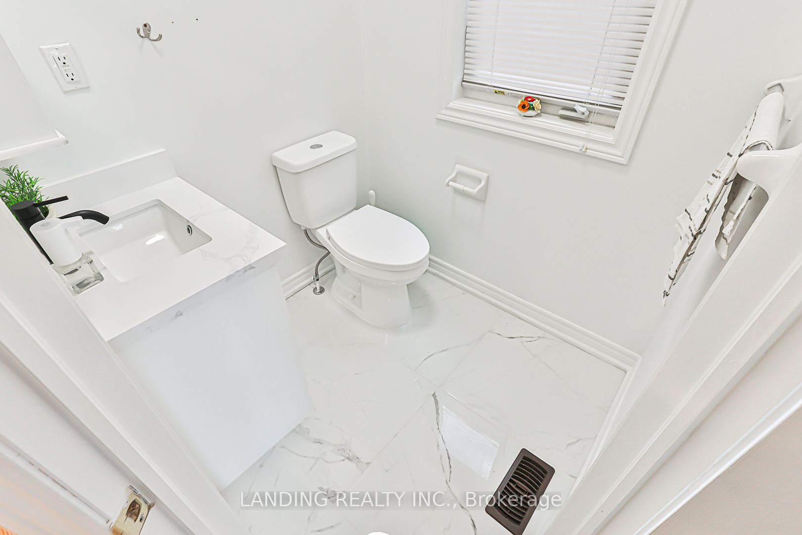 36 Richard Daley Dr