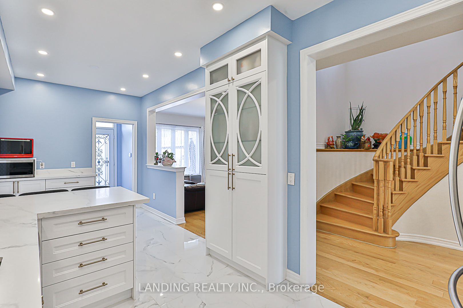 36 Richard Daley Dr