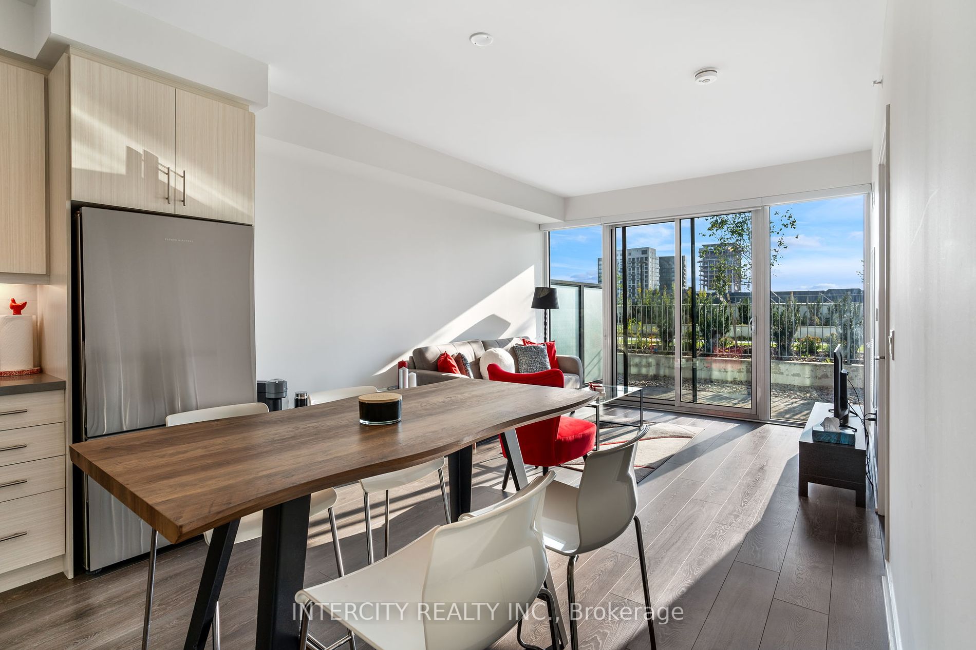 85 Oneida Crescent, #303