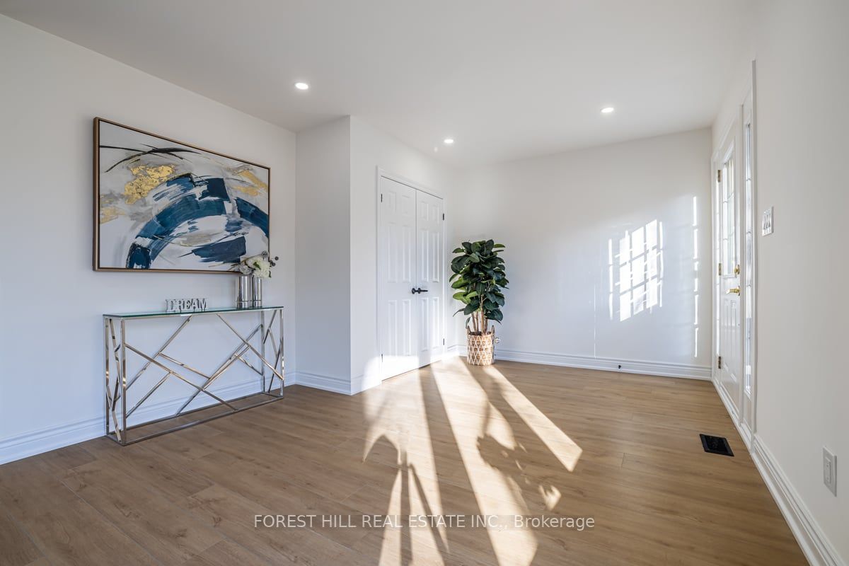 8 Devins Dr, (MLS® N8048188) See this detached house for sale in