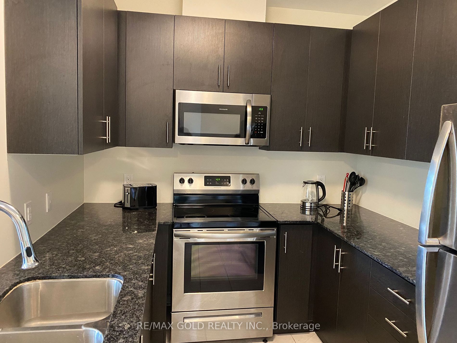 39 New Delhi Drive, #209