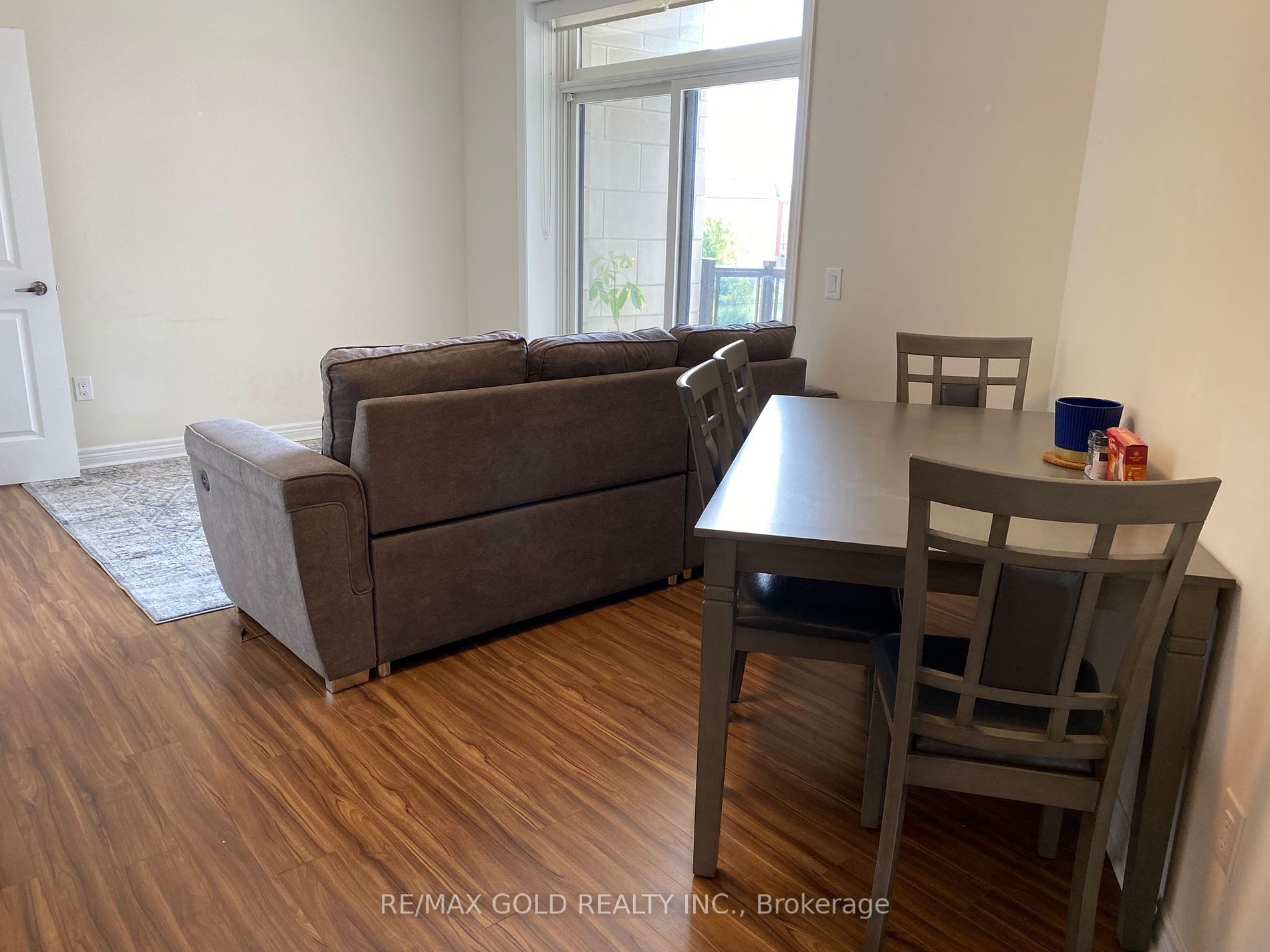 39 New Delhi Drive, #209