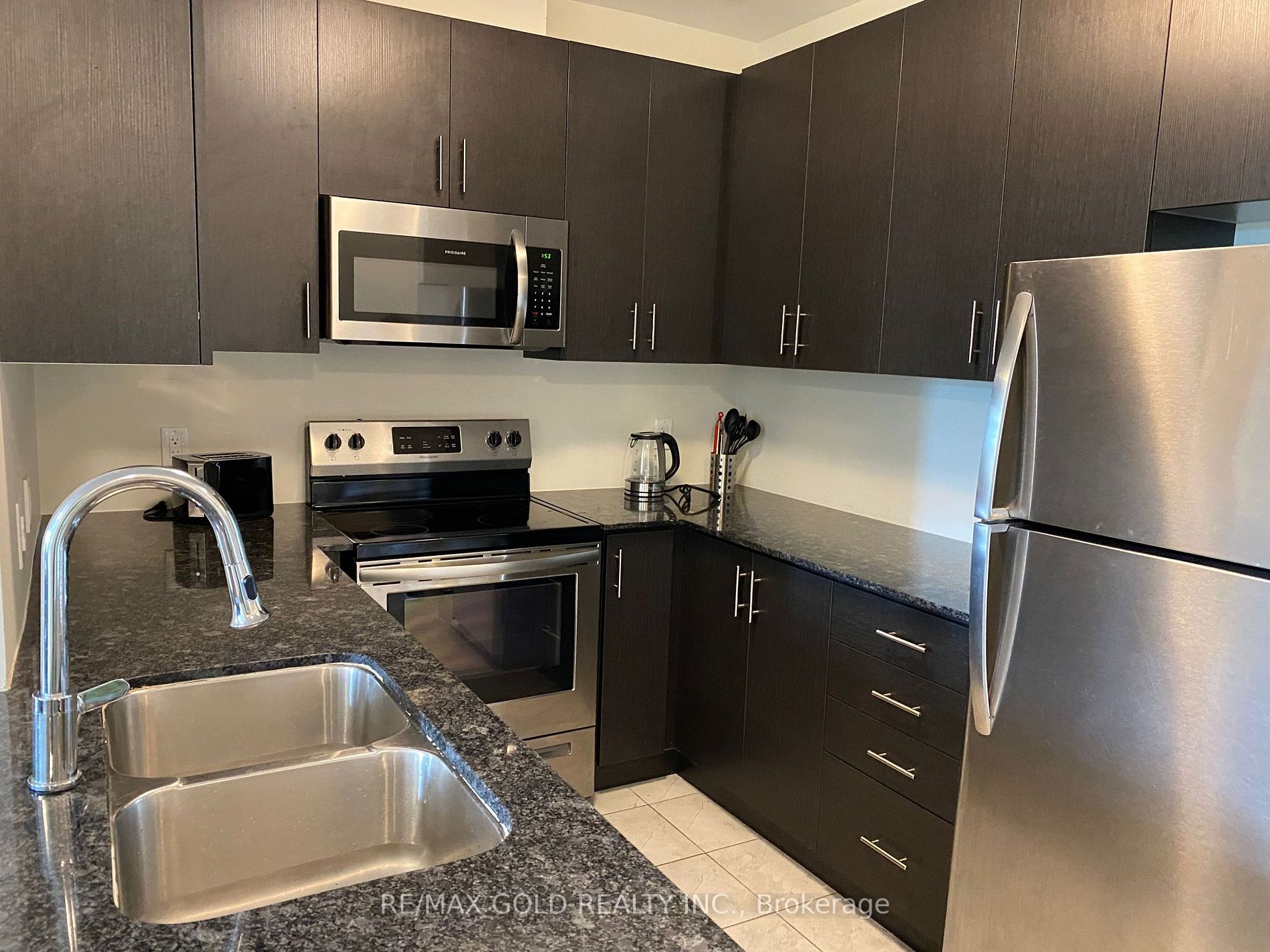 39 New Delhi Drive, #209