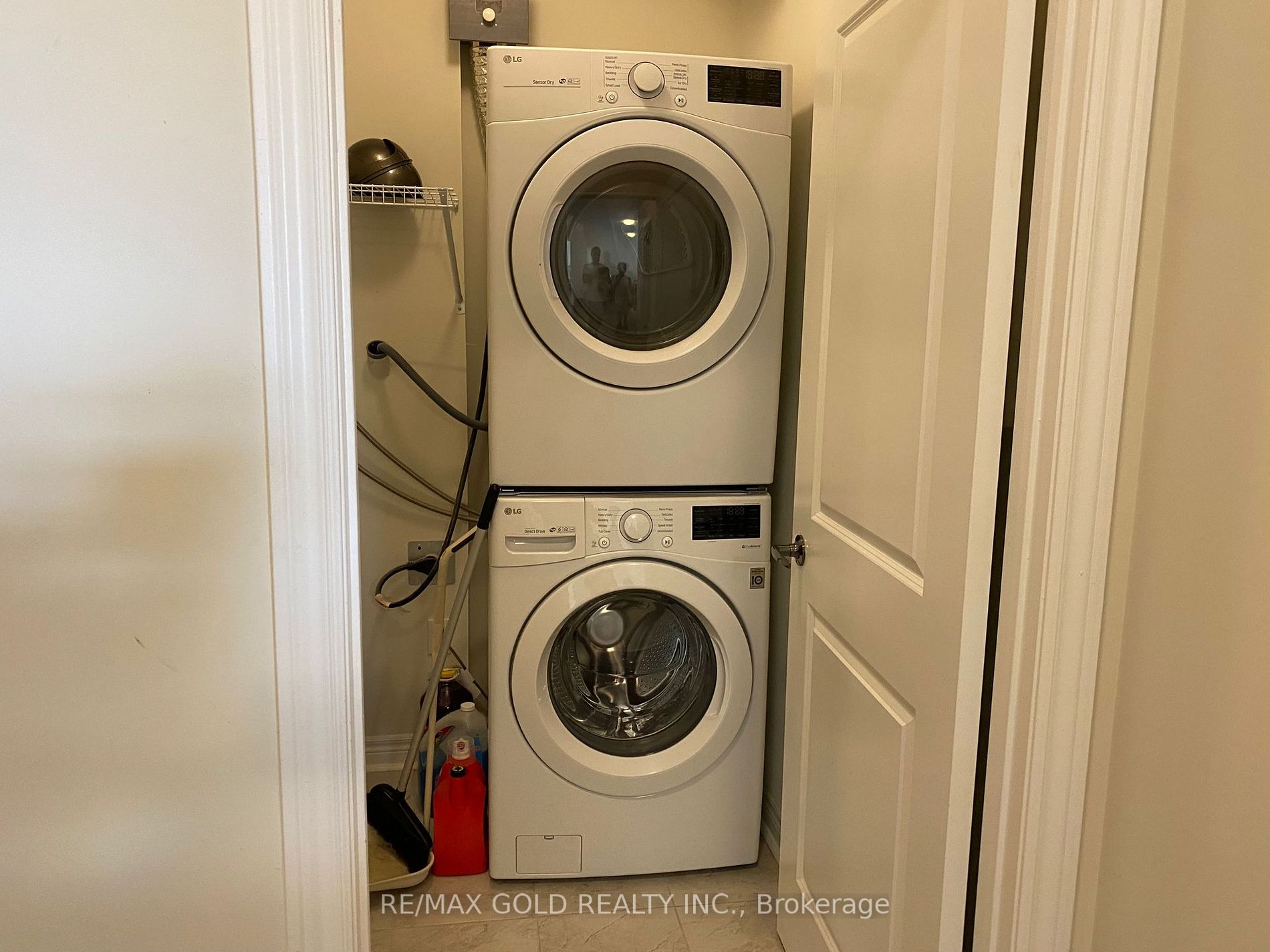 39 New Delhi Drive, #209