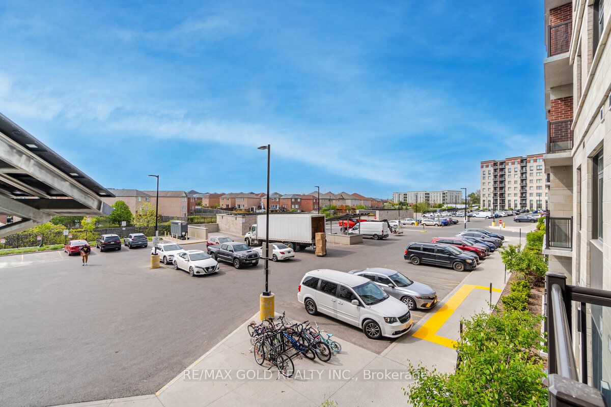 39 New Delhi Drive, #209