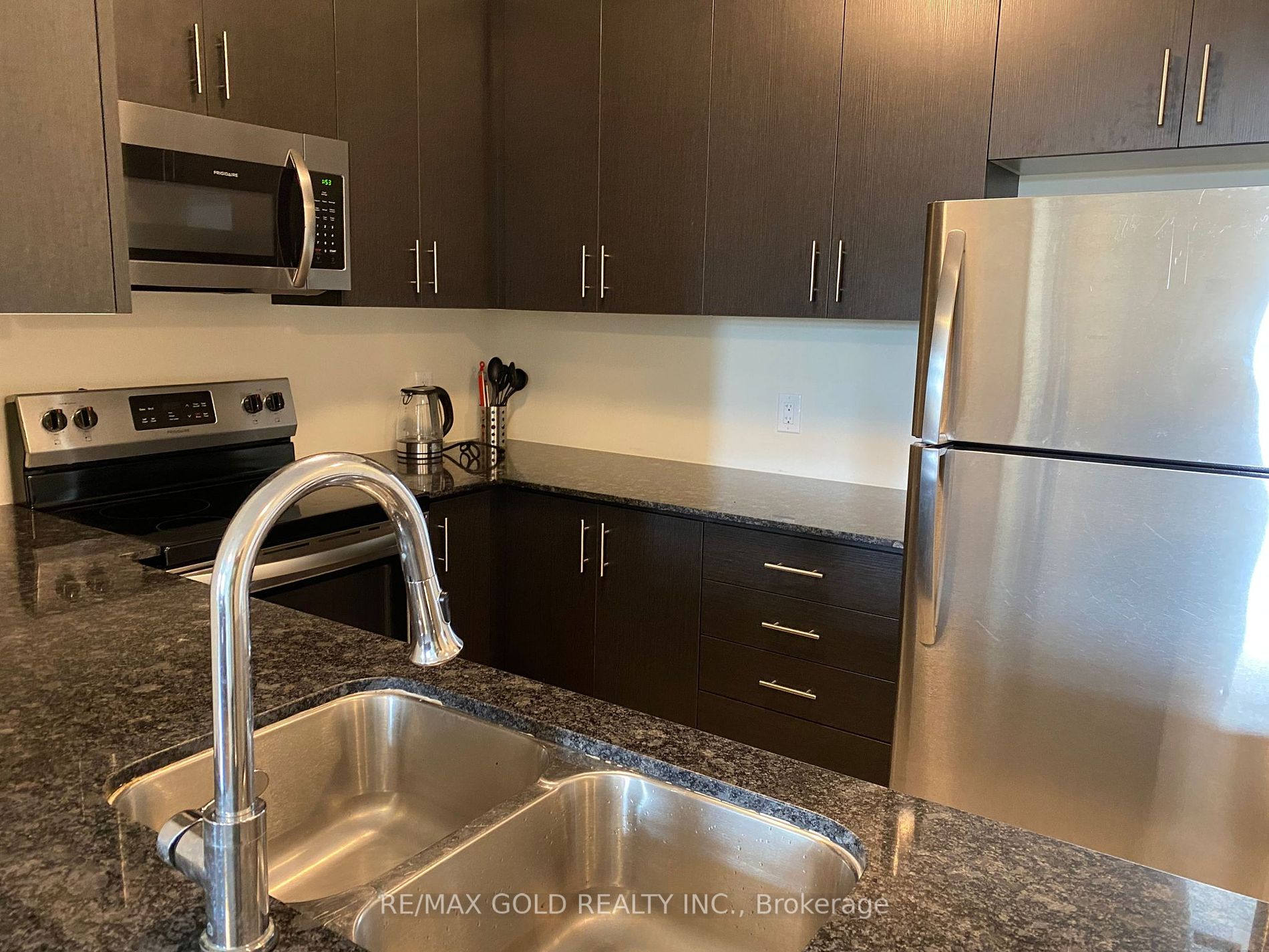 39 New Delhi Drive, #209