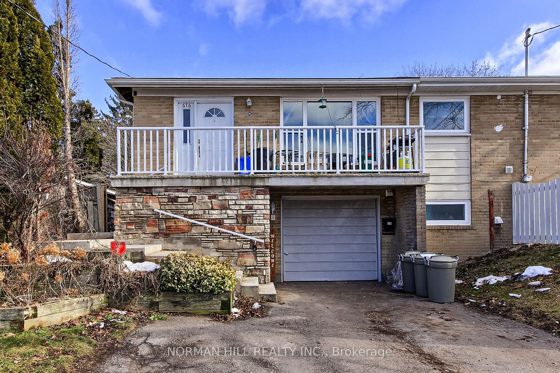 676 Mountview Place