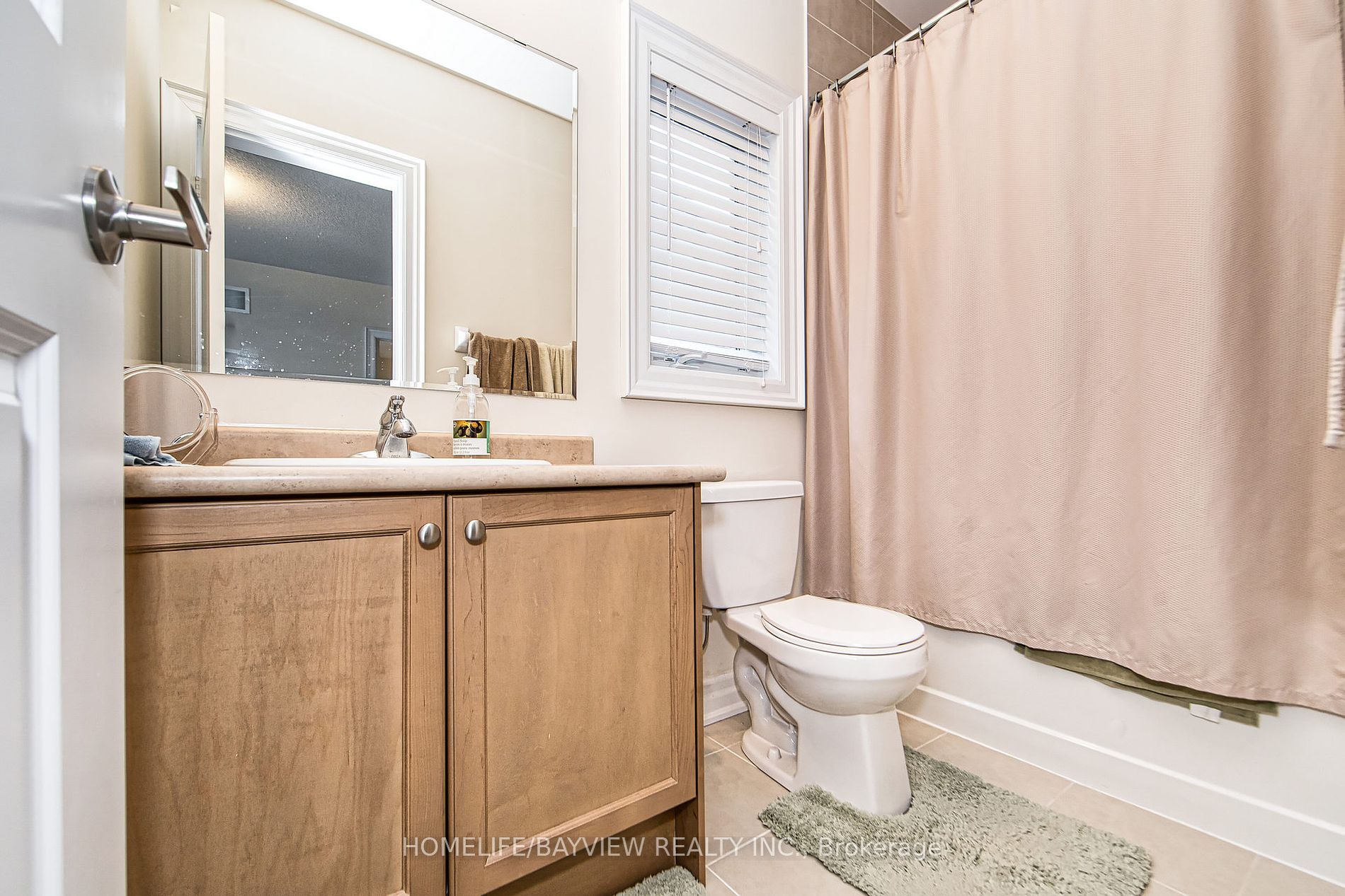 87 Strawbridge Farm Drive N