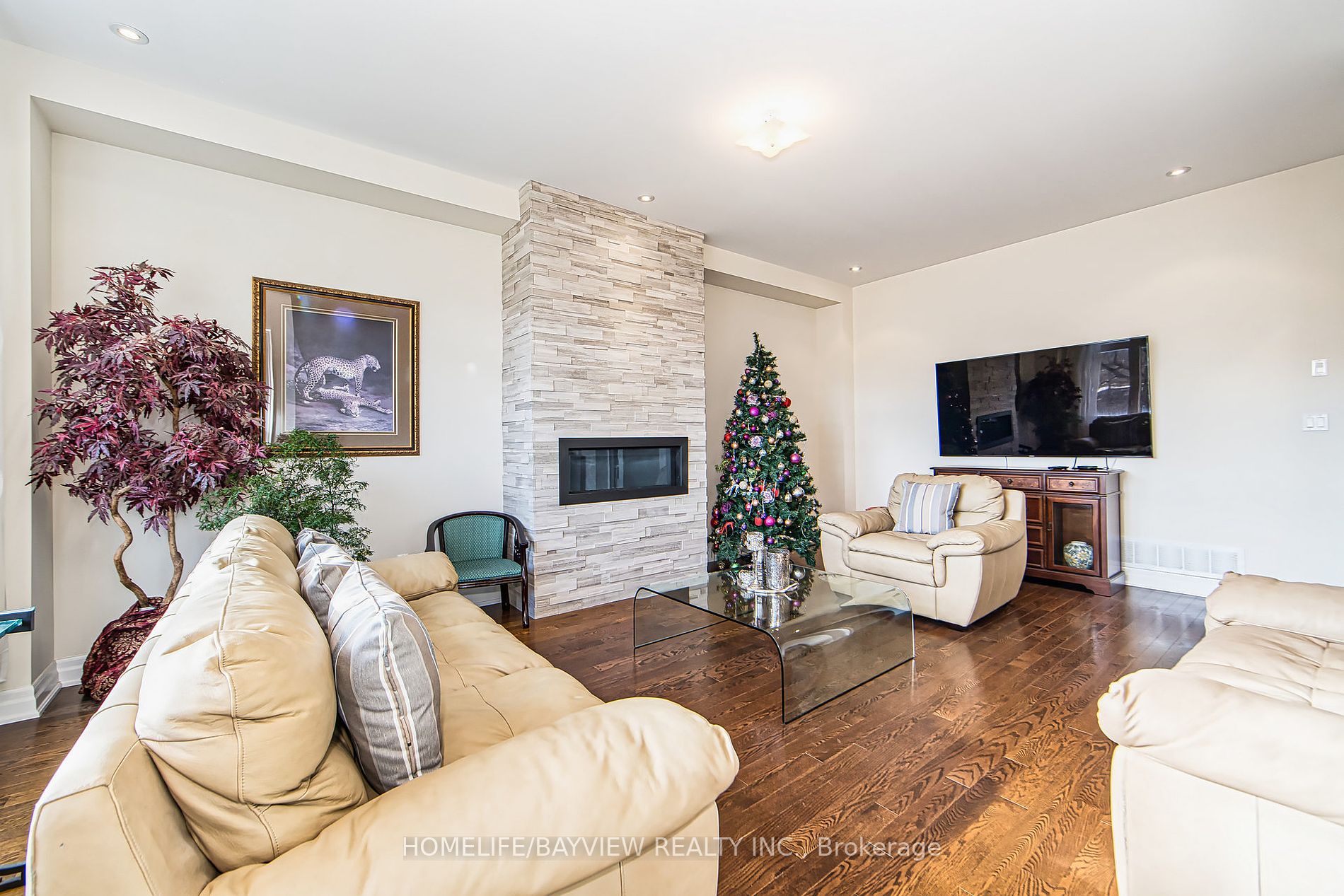 87 Strawbridge Farm Drive N