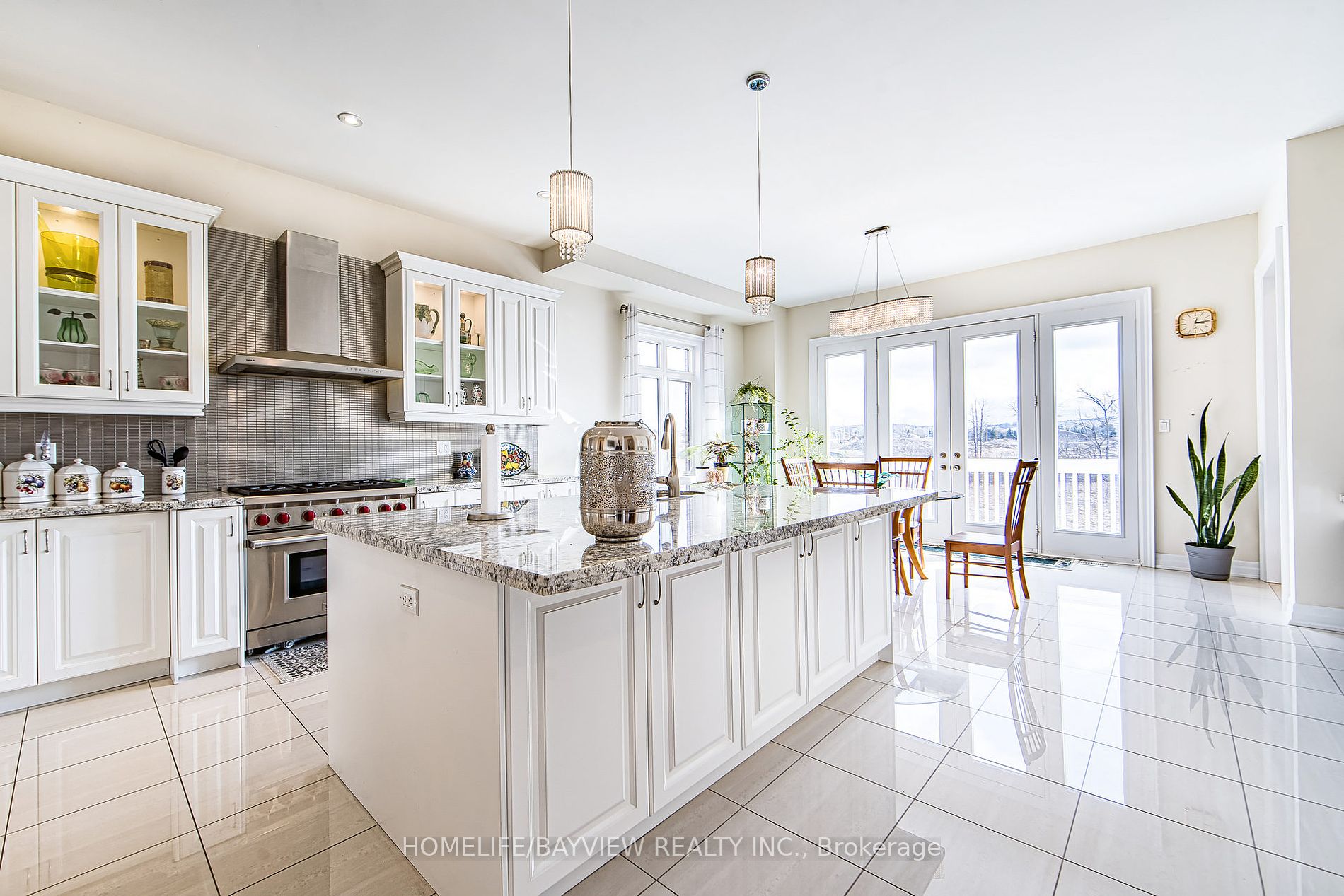 87 Strawbridge Farm Drive N