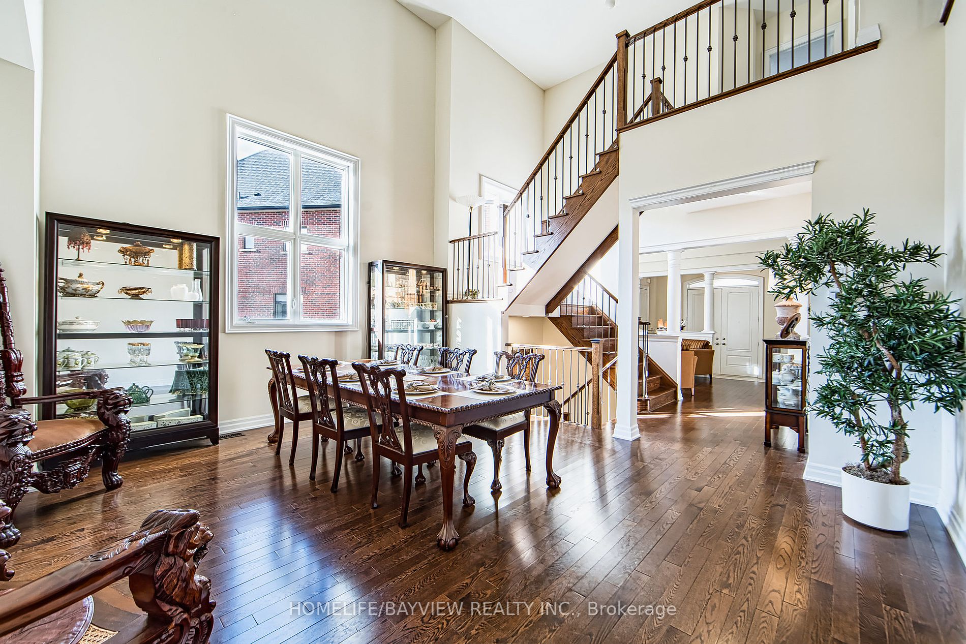 87 Strawbridge Farm Drive N