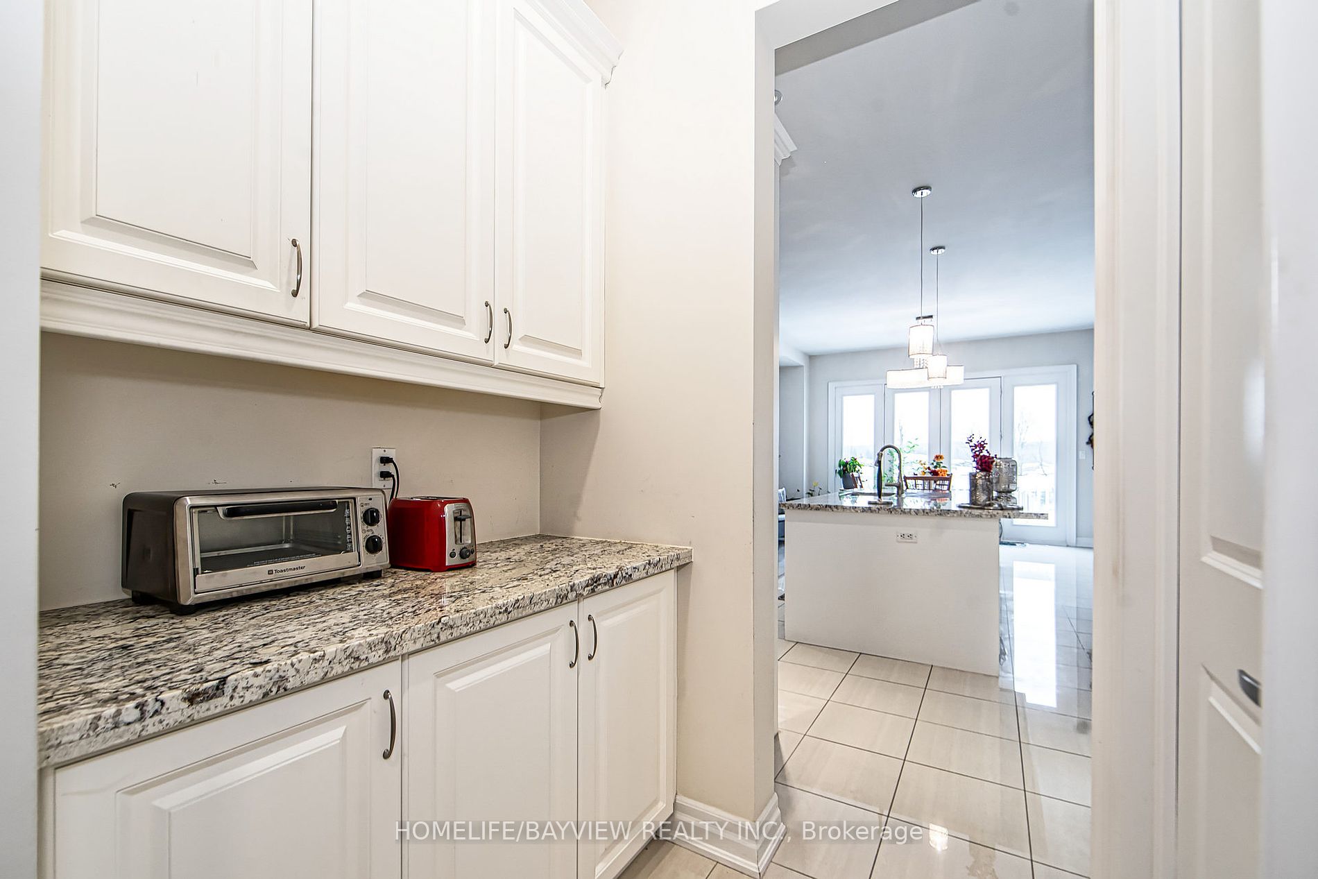 87 Strawbridge Farm Drive N