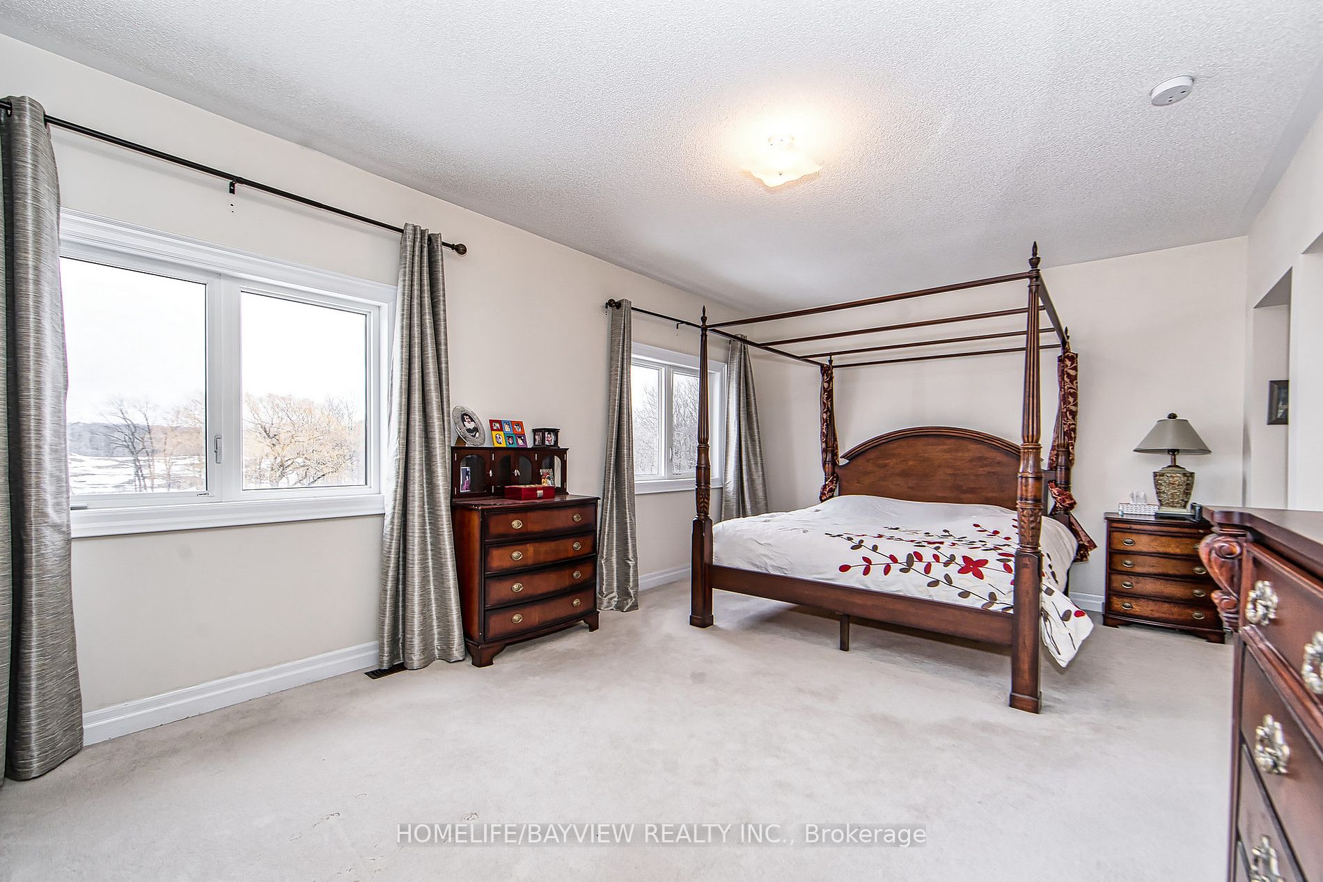 87 Strawbridge Farm Drive N