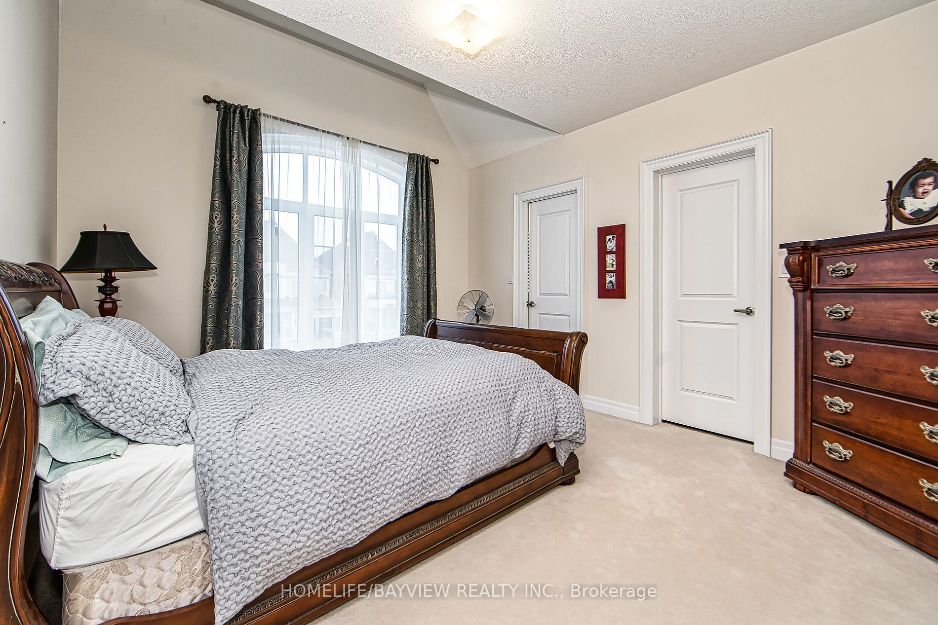 87 Strawbridge Farm Drive N