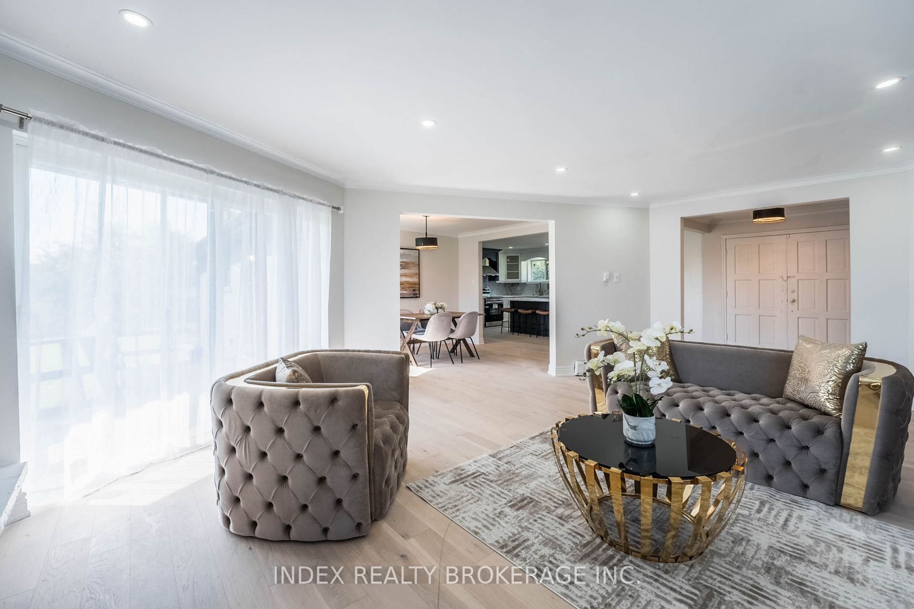 15295 11th Concession