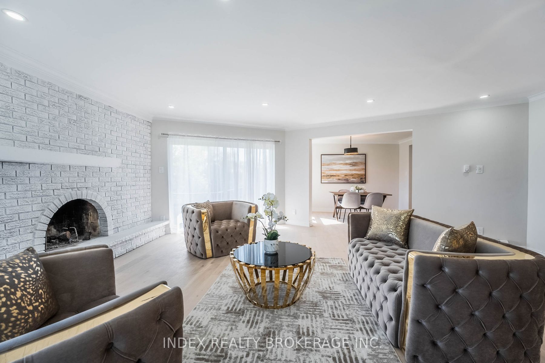 15295 11th Concession