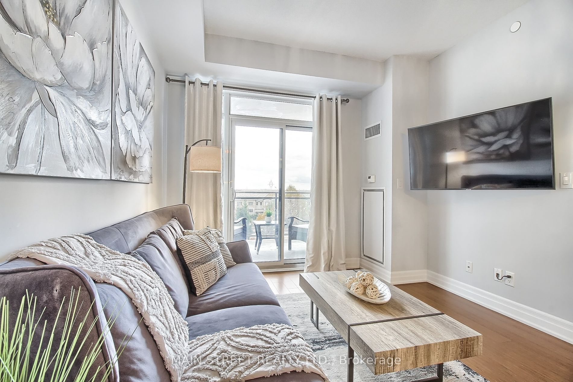 111 Civic Square Gate, #401