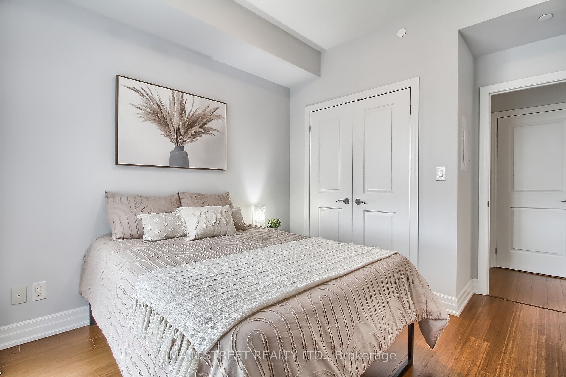 111 Civic Square Gate, #401