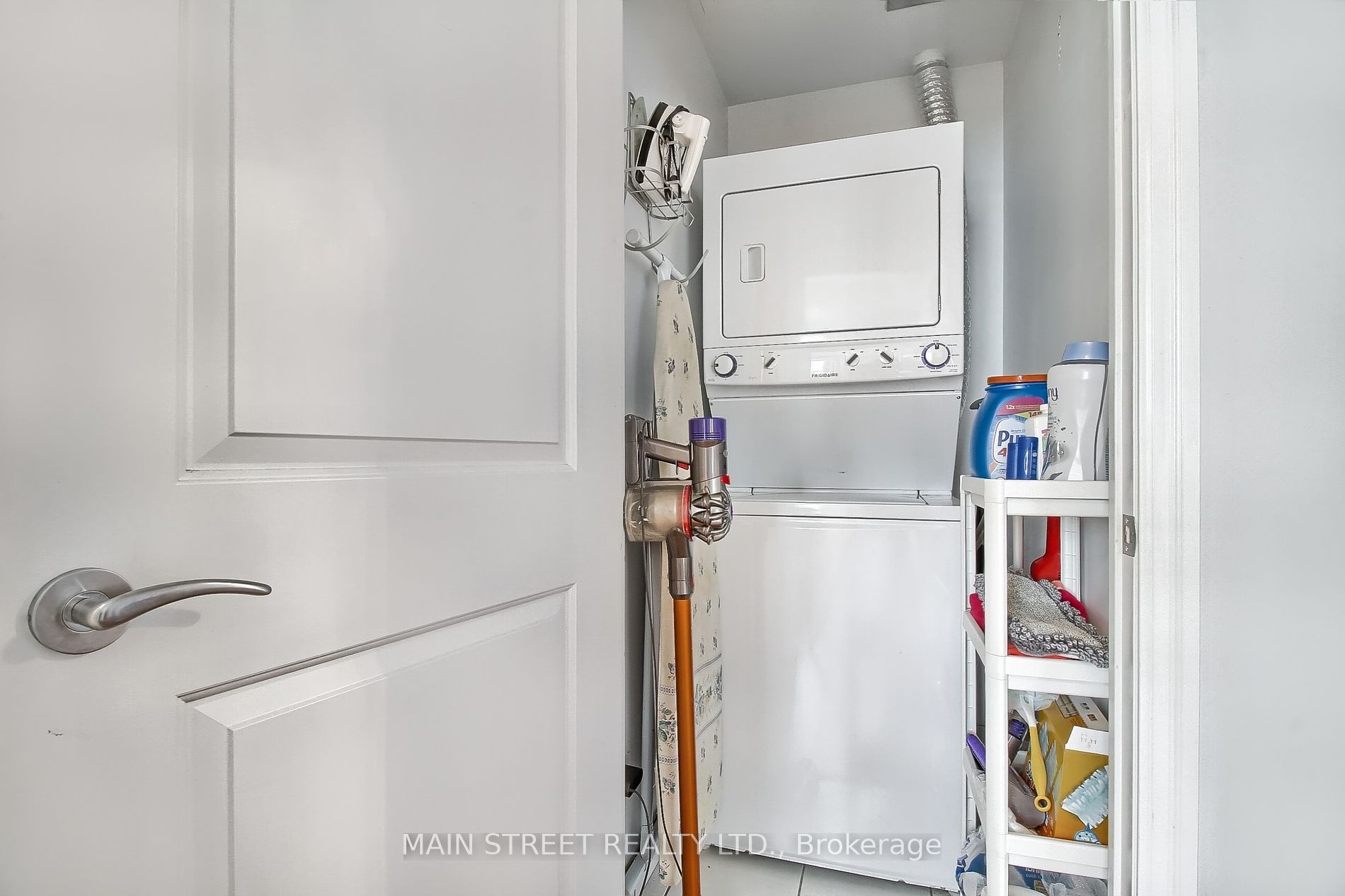 111 Civic Square Gate, #401