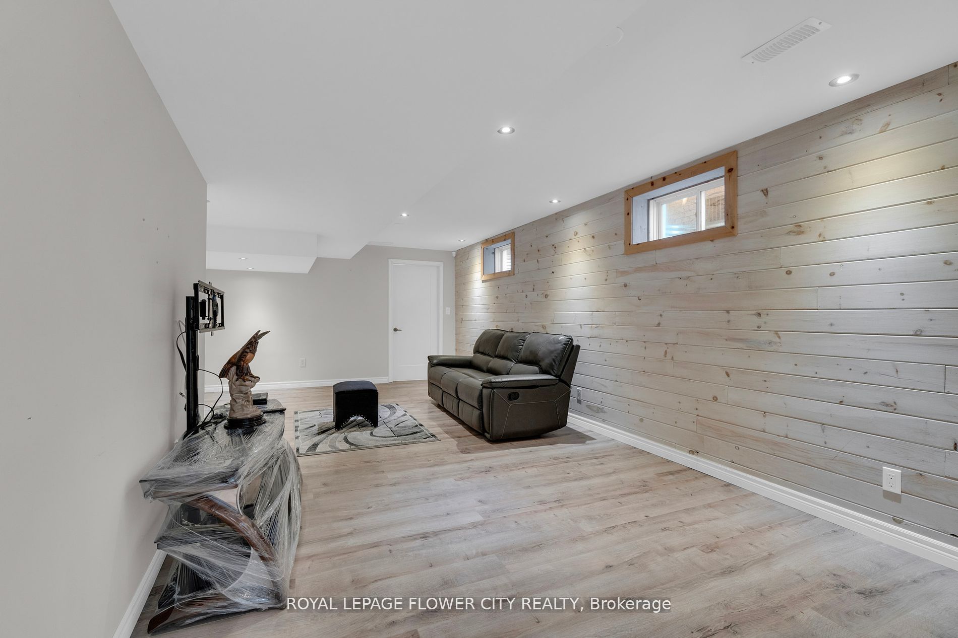 8 Morrison Ave