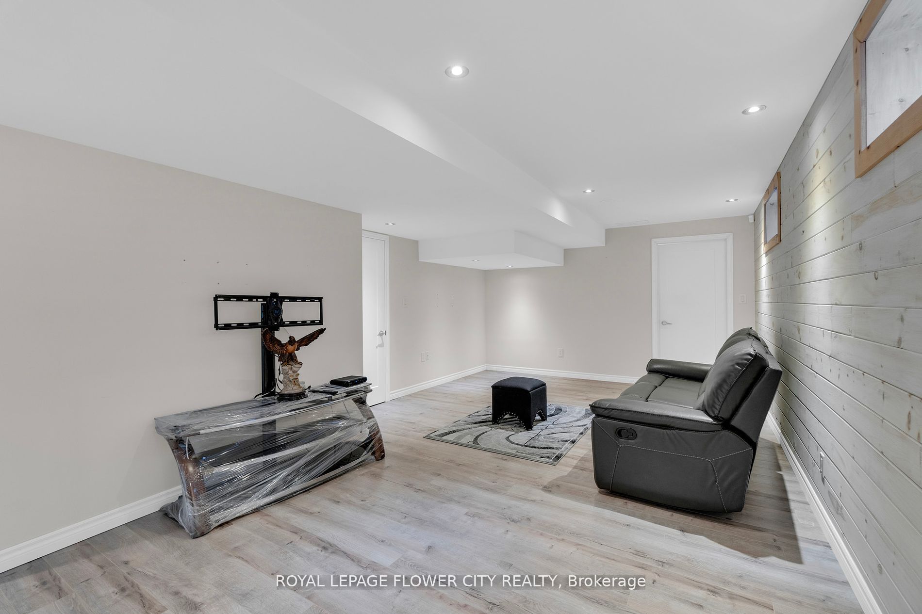 8 Morrison Ave