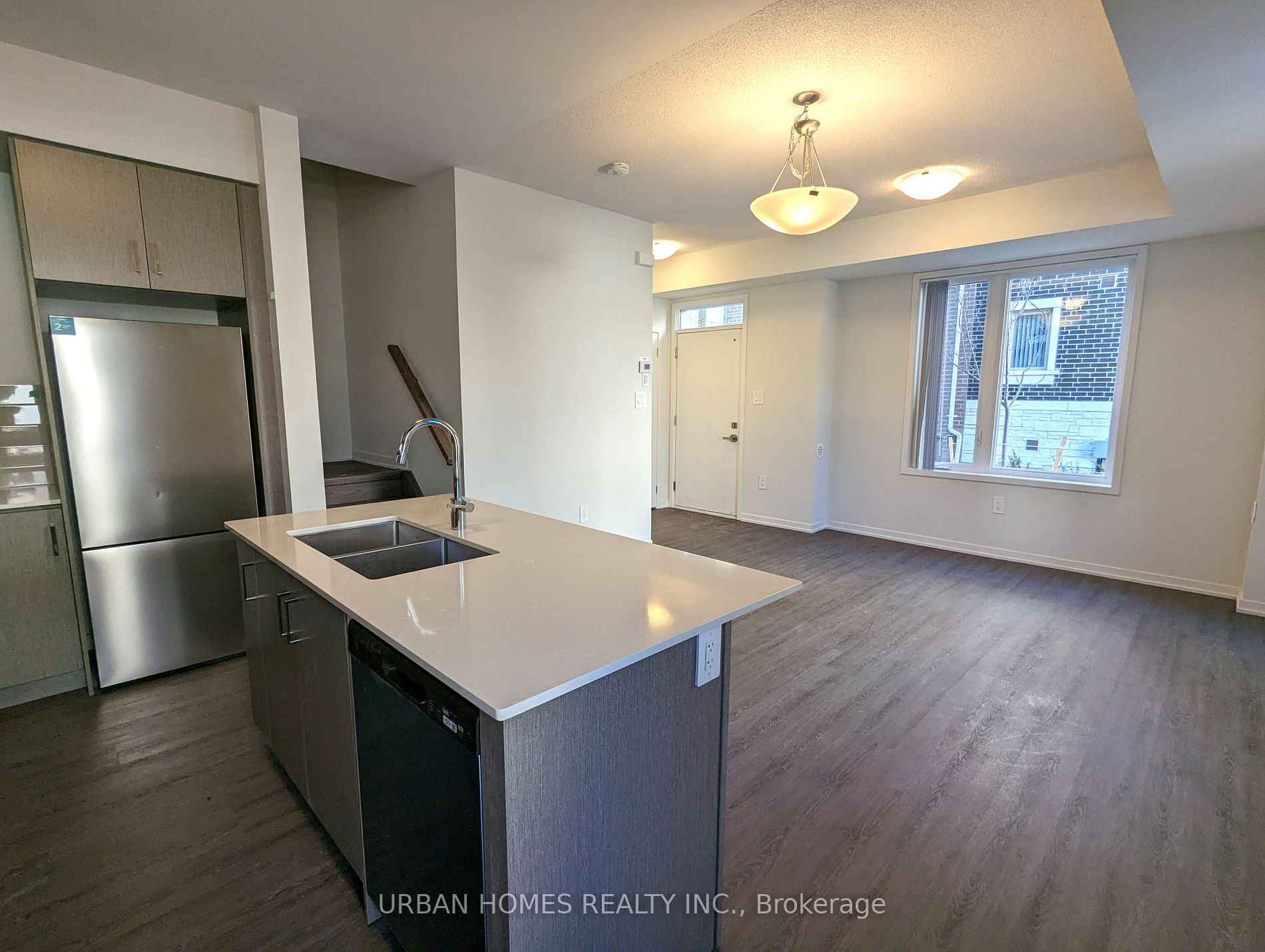 10 Almond Blossom Mews #97