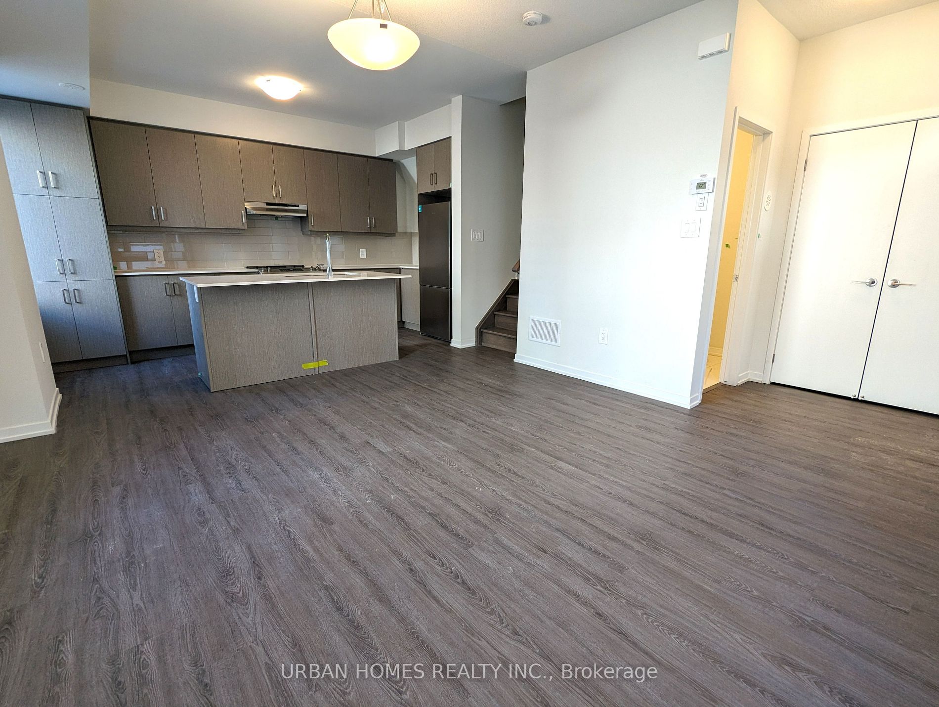 10 Almond Blossom Mews #97
