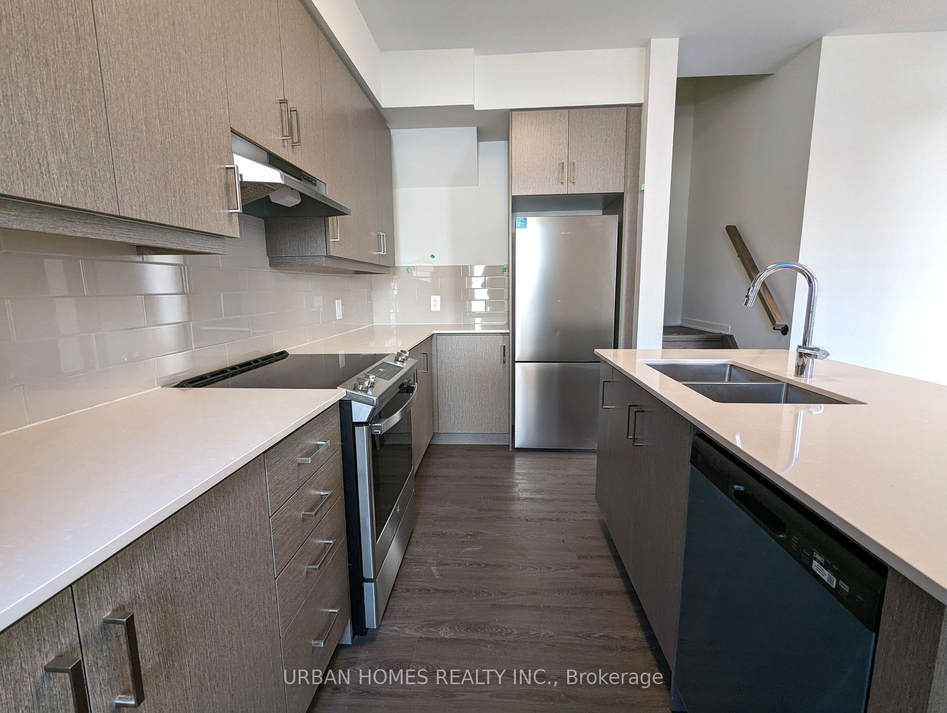 10 Almond Blossom Mews #97