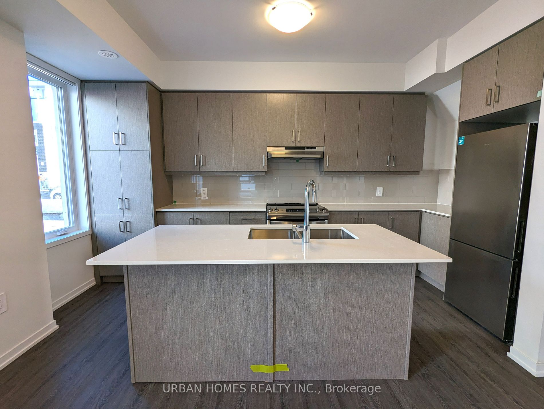 10 Almond Blossom Mews #97