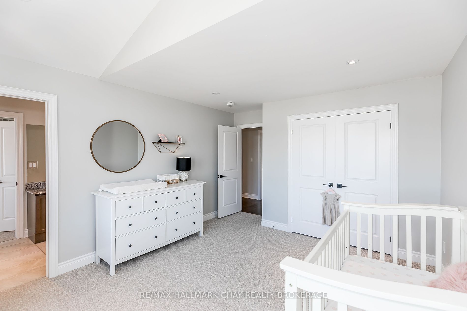 142 Inverness Way