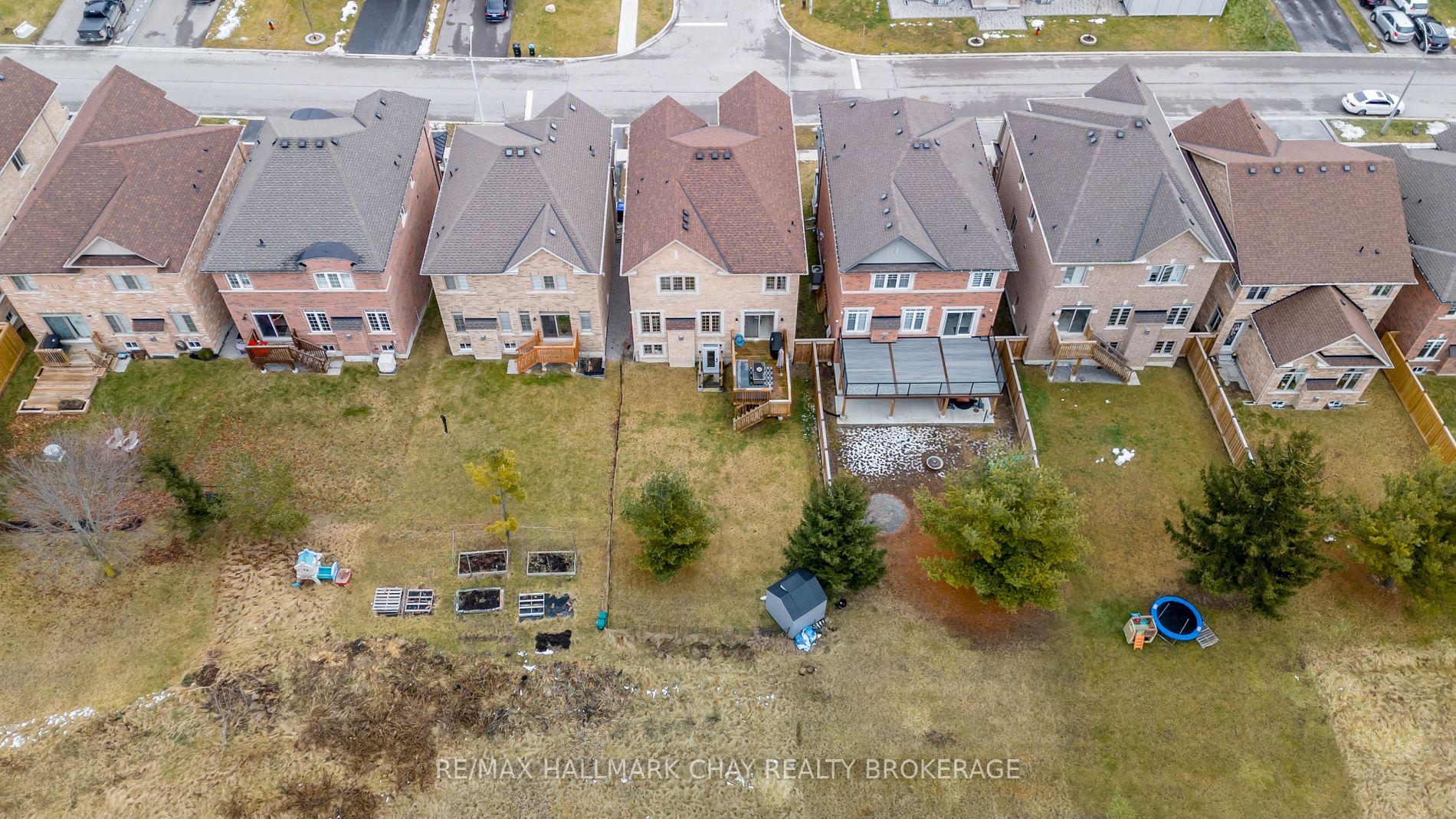 142 Inverness Way