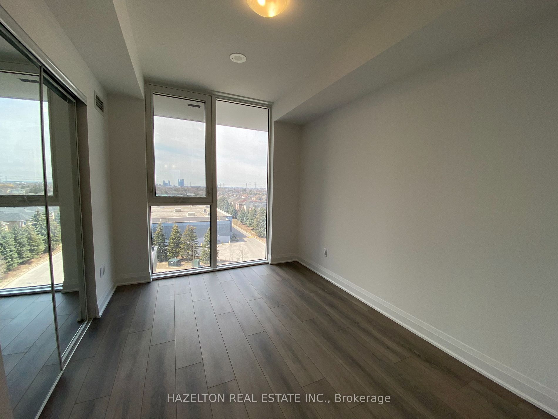 10 Gatineau Drive, #610