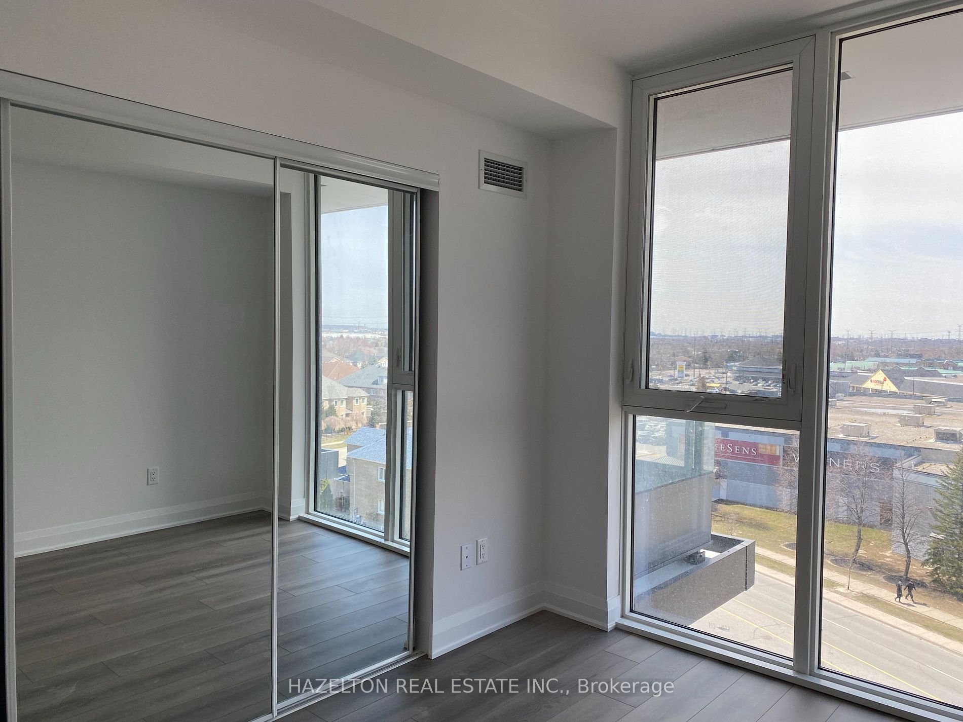 10 Gatineau Drive, #610