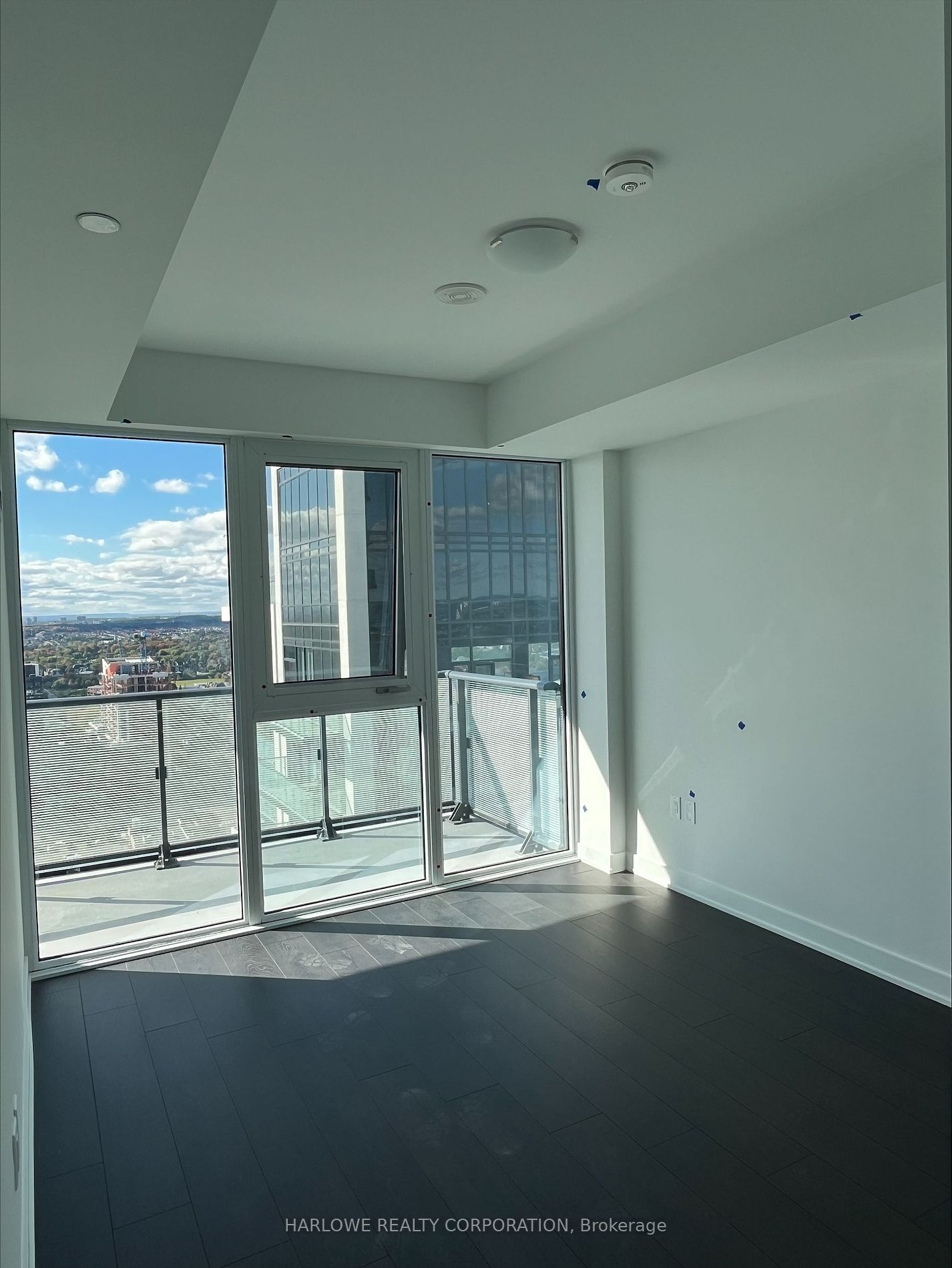 105 Oneida Crescent, #2601
