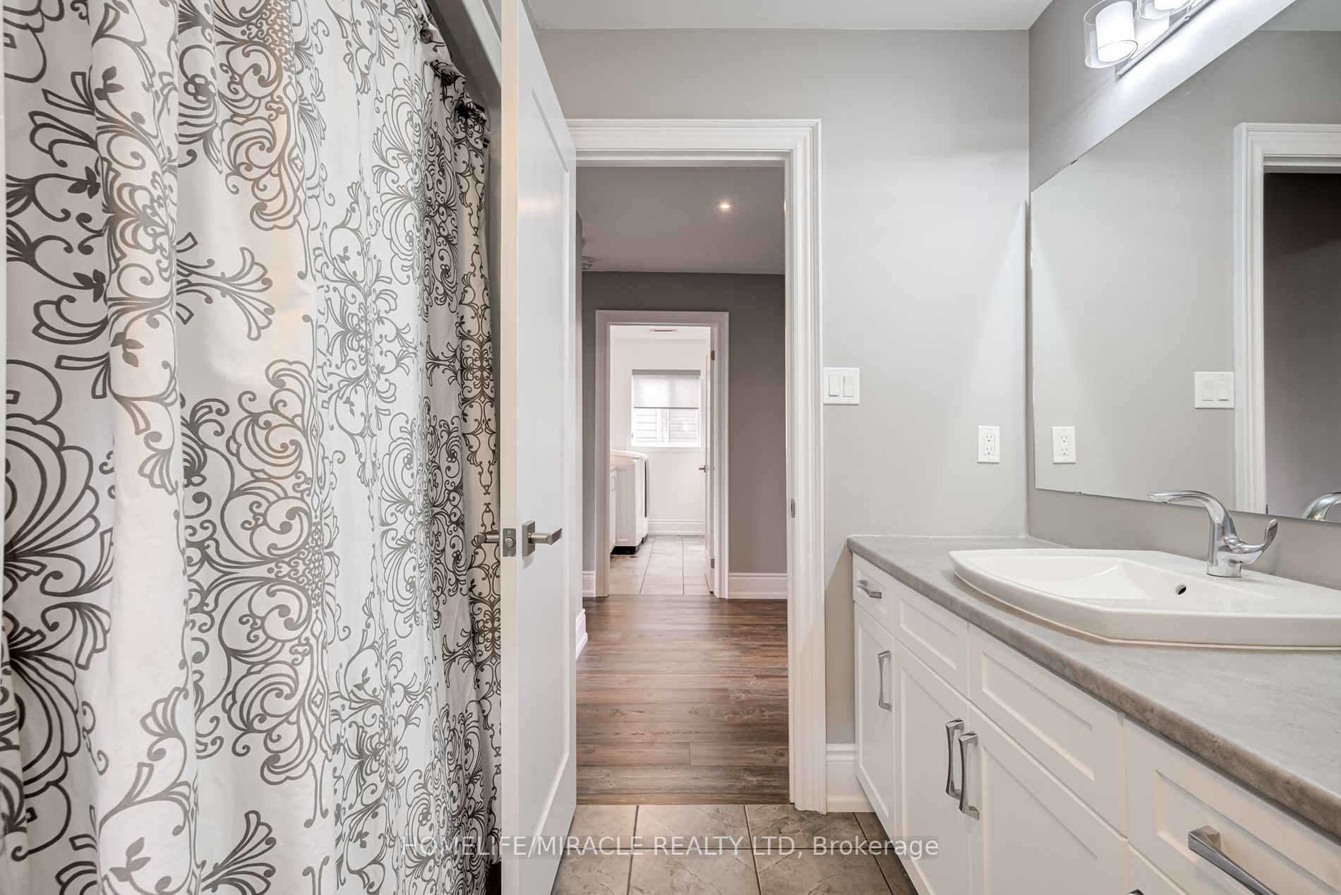 48 Carleton Tr