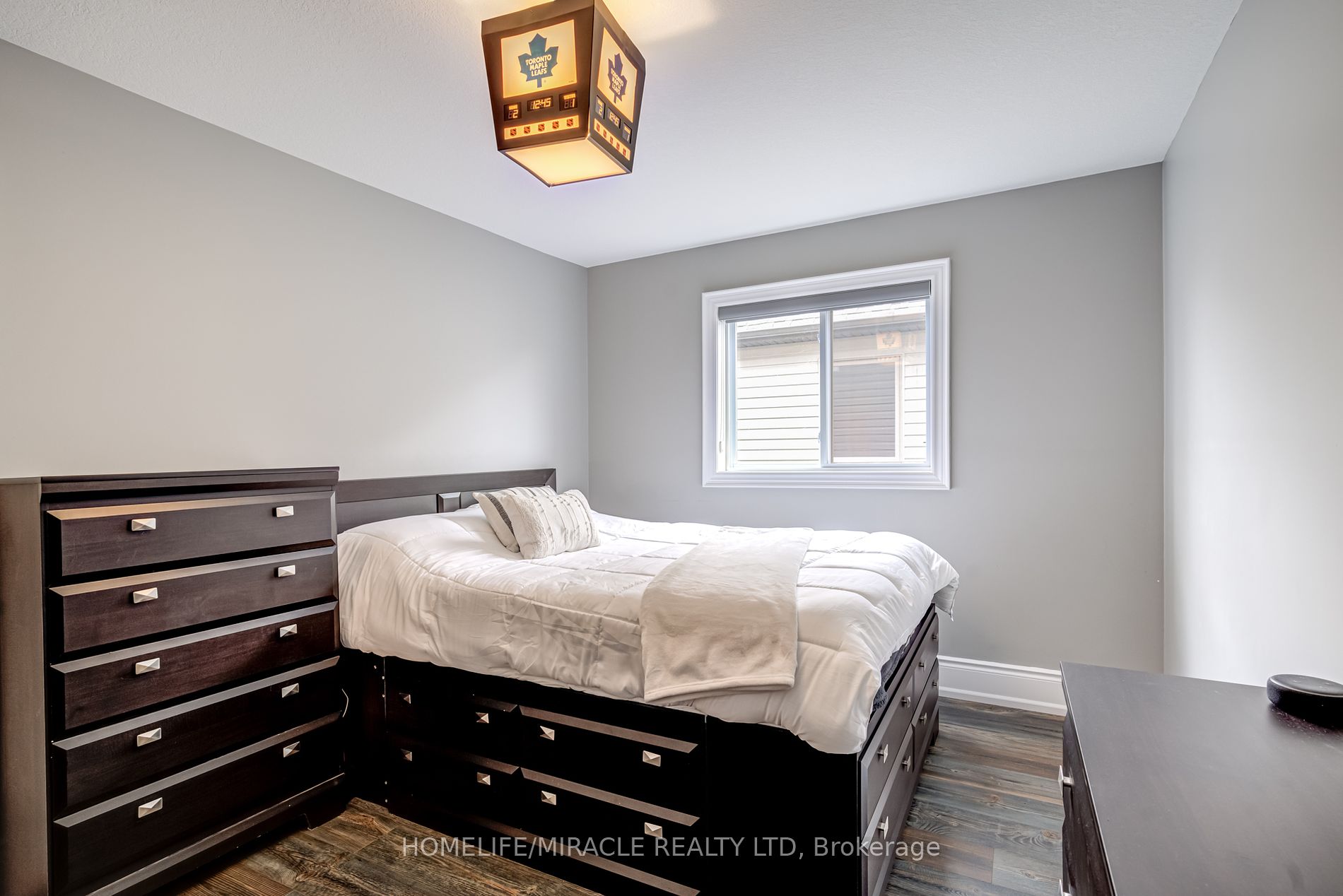 48 Carleton Tr