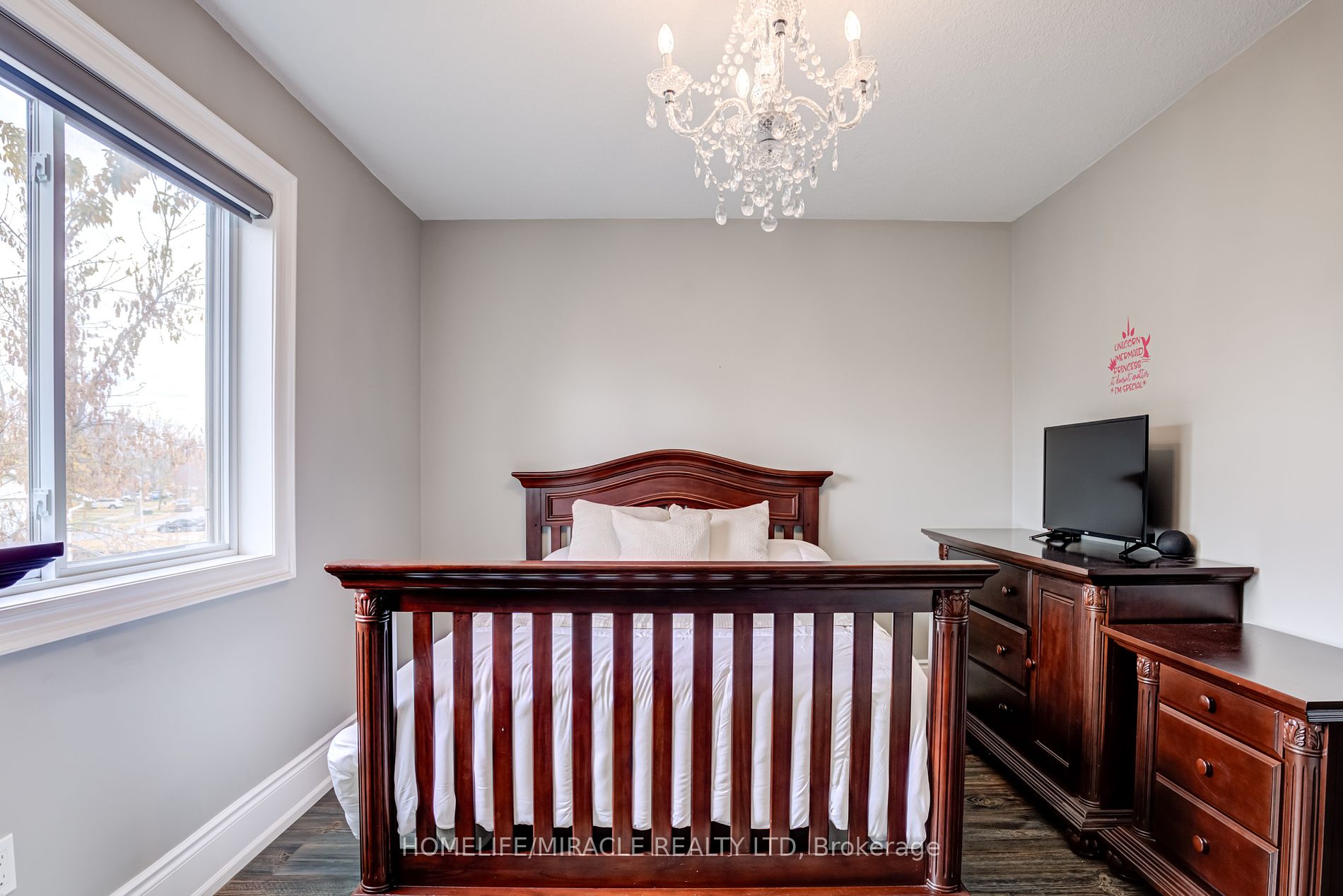 48 Carleton Tr