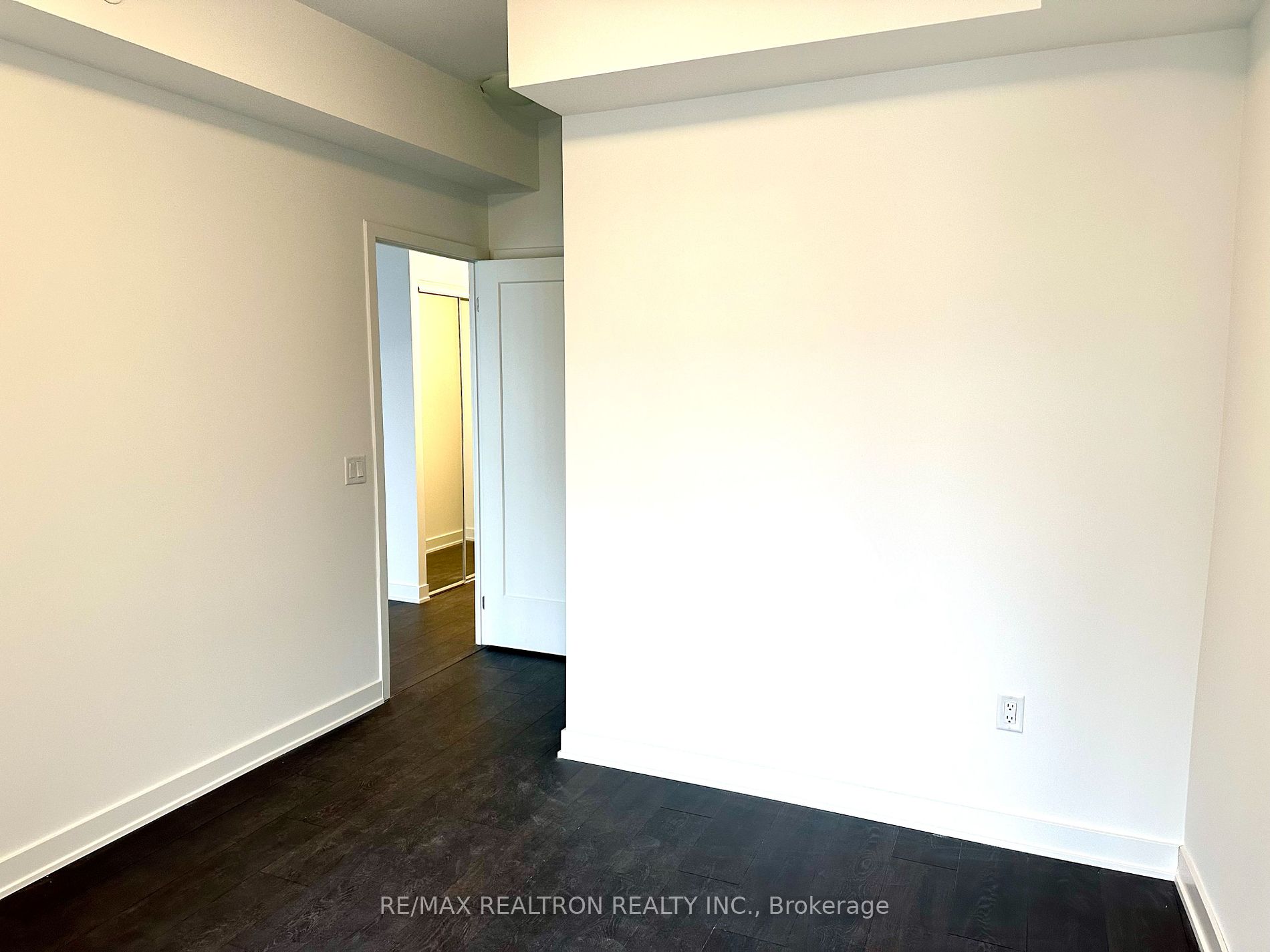 105 Oneida Crescent, #1904