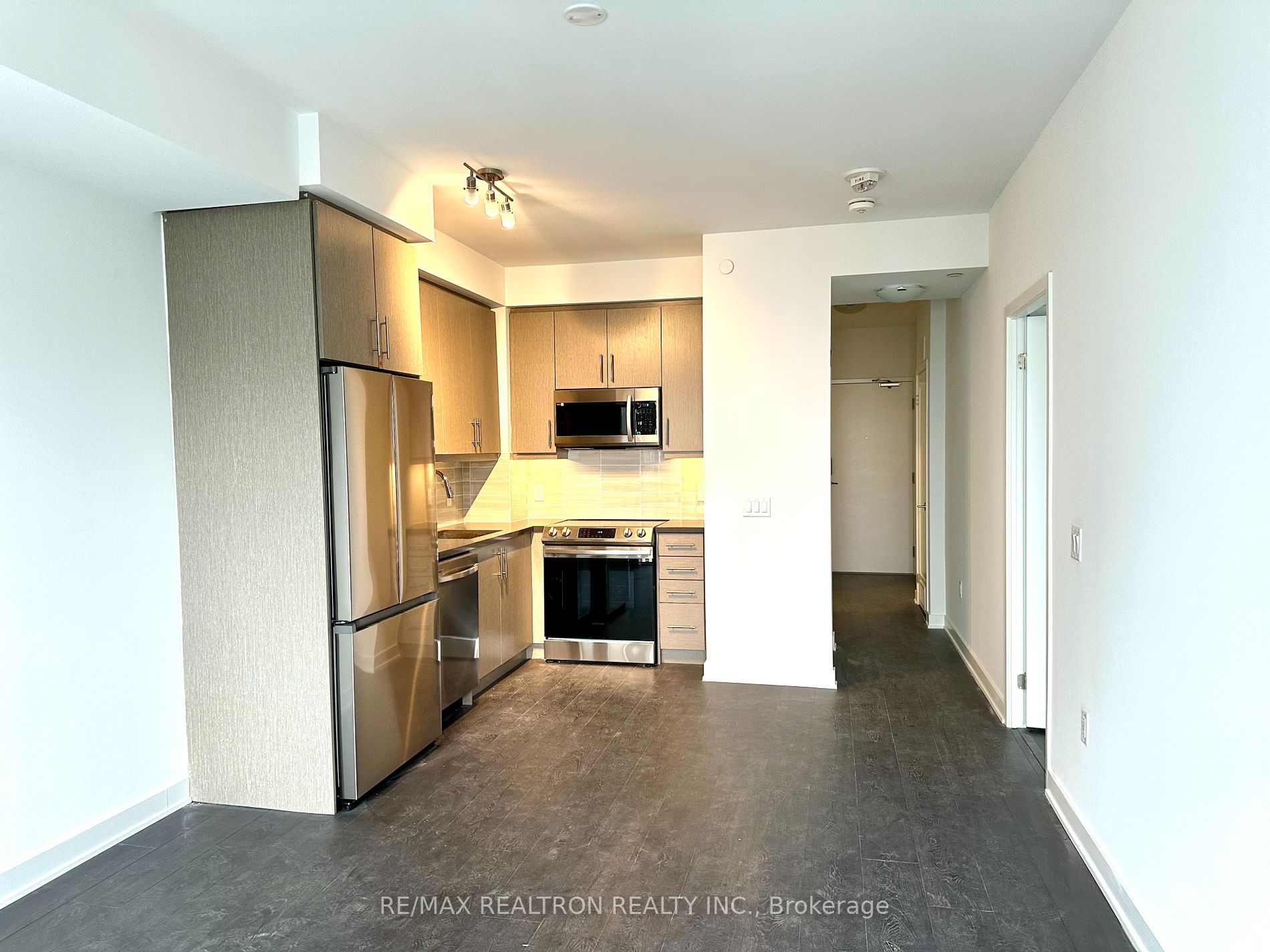 105 Oneida Crescent, #1904
