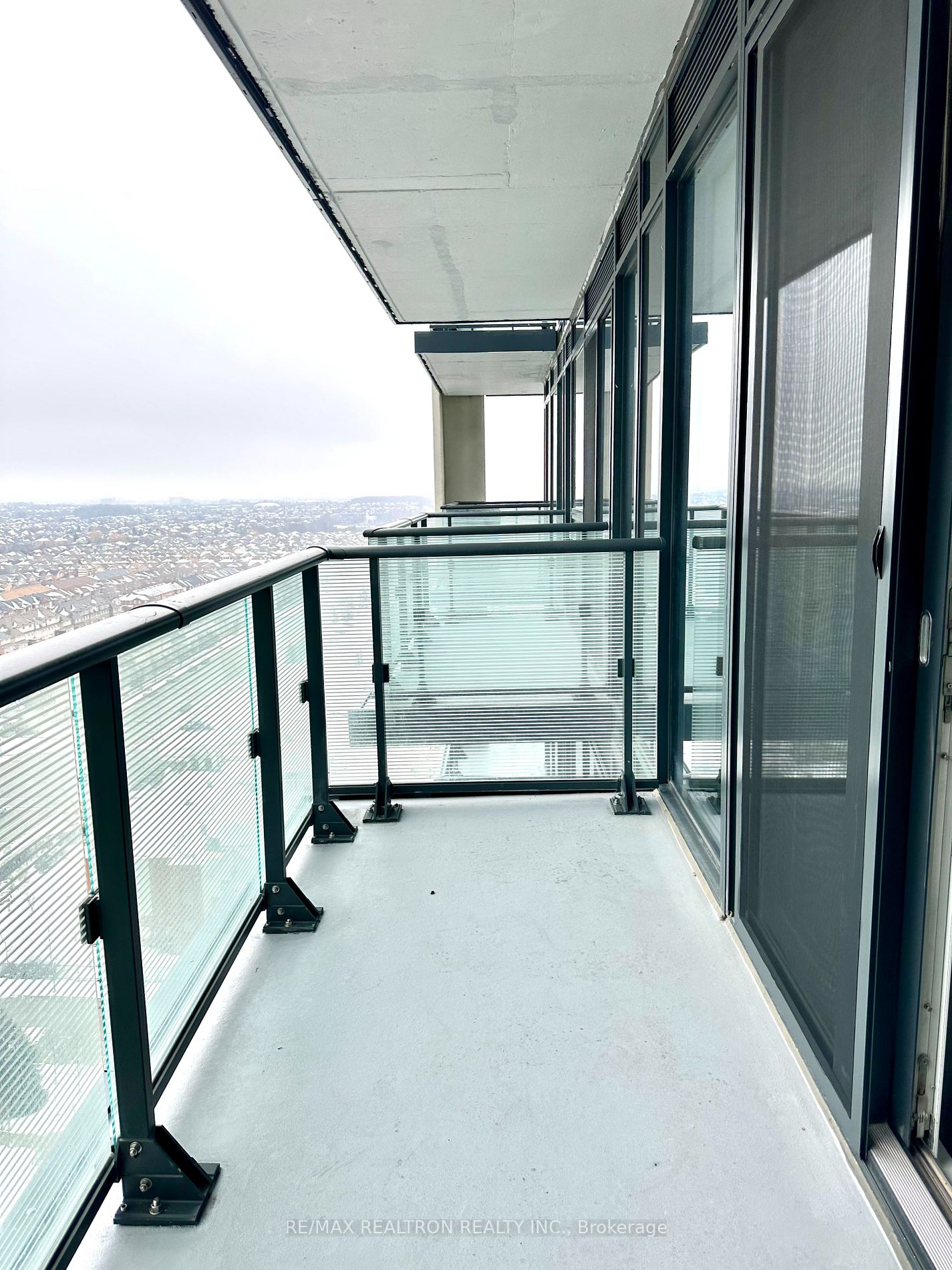 105 Oneida Crescent, #1904