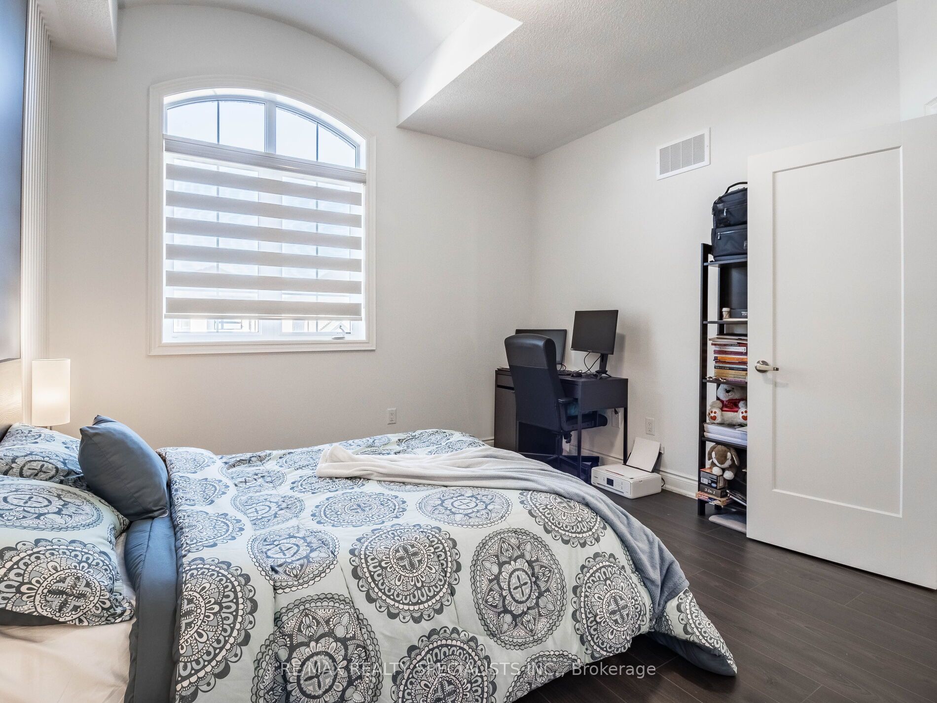 17 Betty May Cres