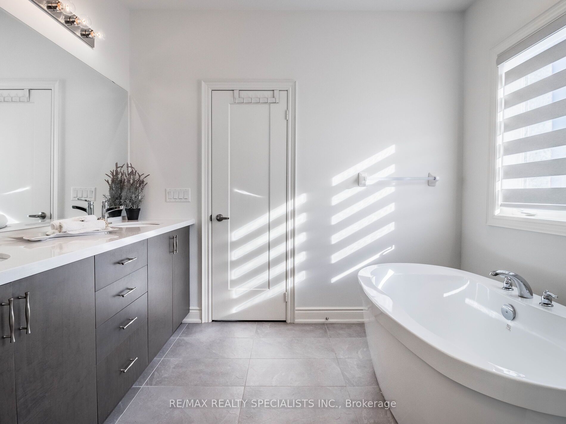 17 Betty May Cres