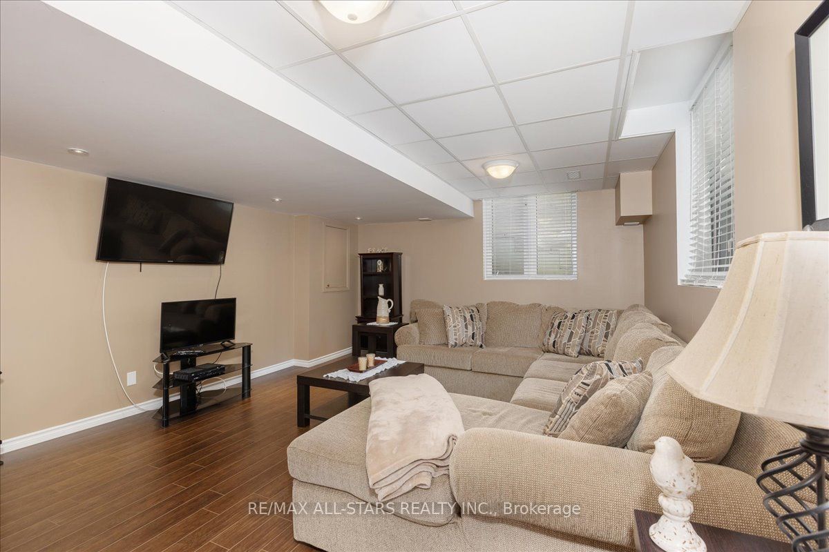 110 Glendower Crescent