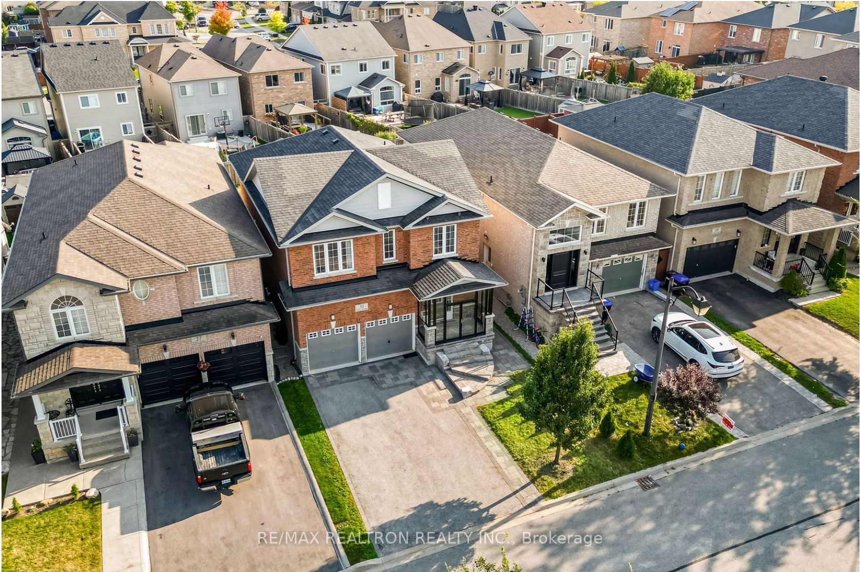 31 Weir St