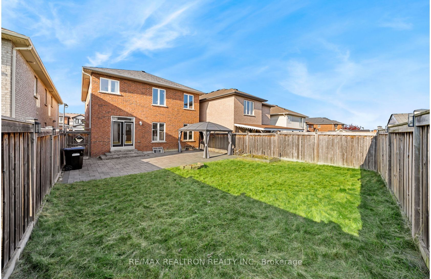 31 Weir St